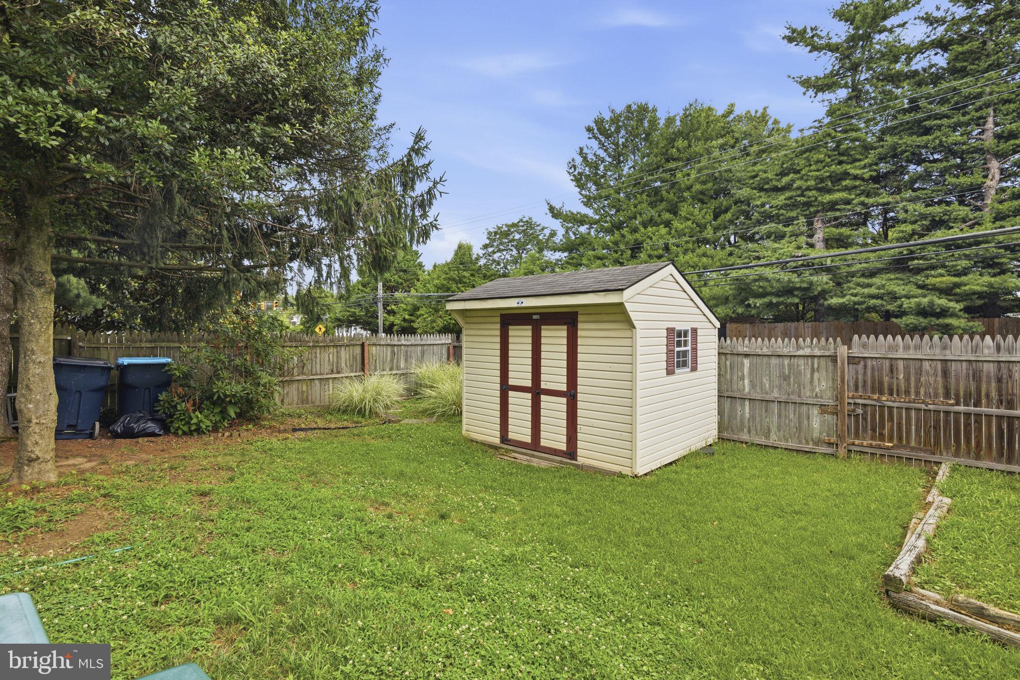 HARFORD SQUARE - Residential