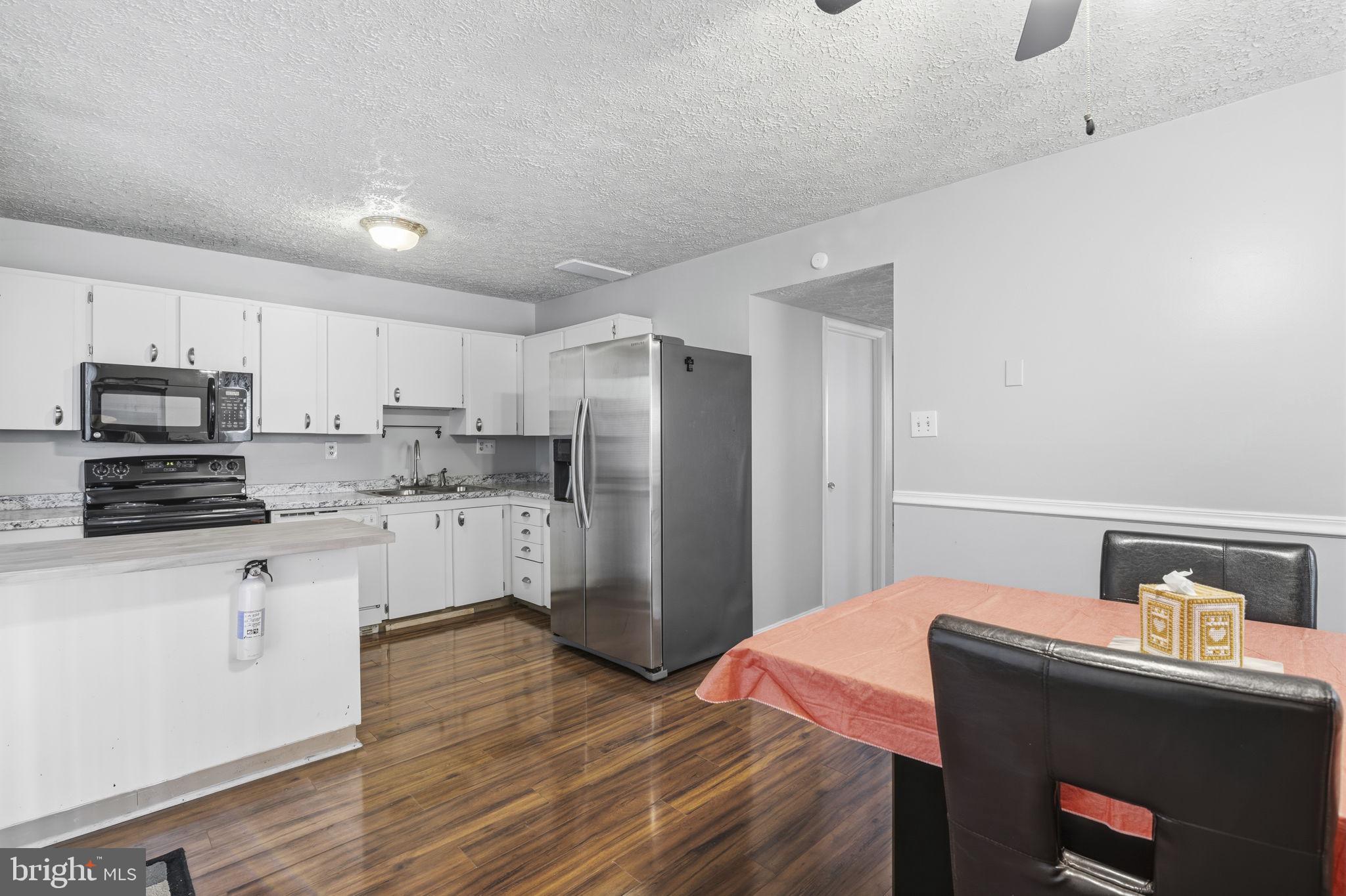HARFORD SQUARE - Residential