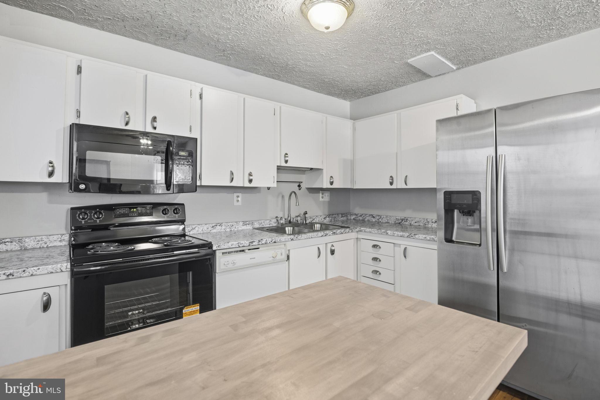 HARFORD SQUARE - Residential