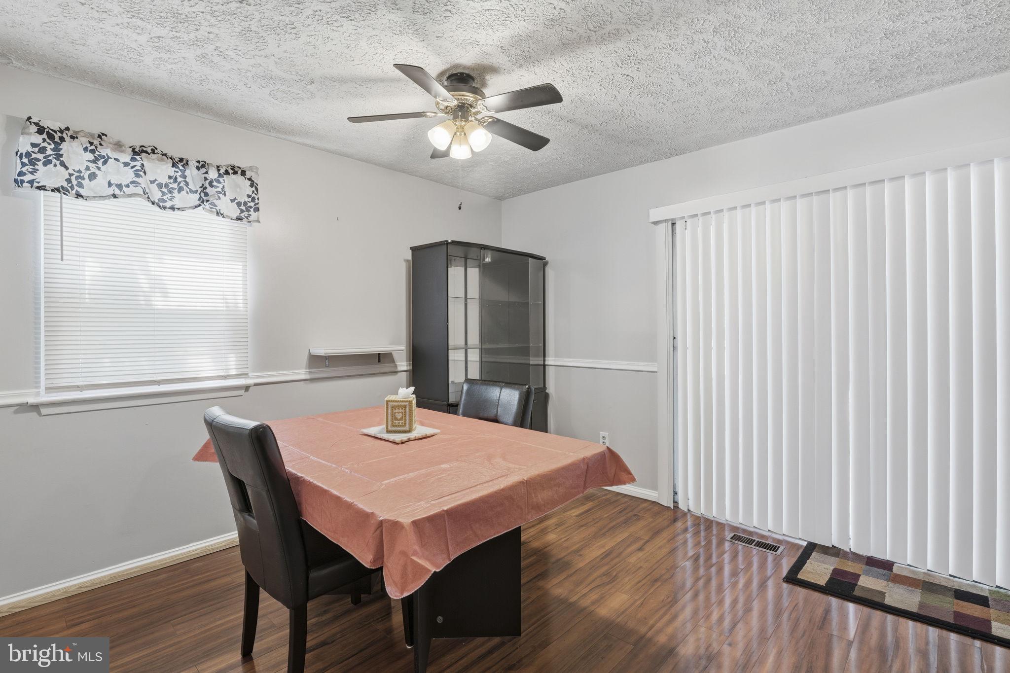 HARFORD SQUARE - Residential