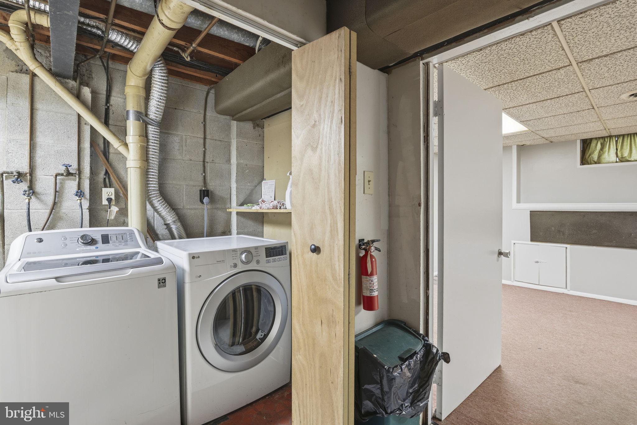 HARFORD SQUARE - Residential