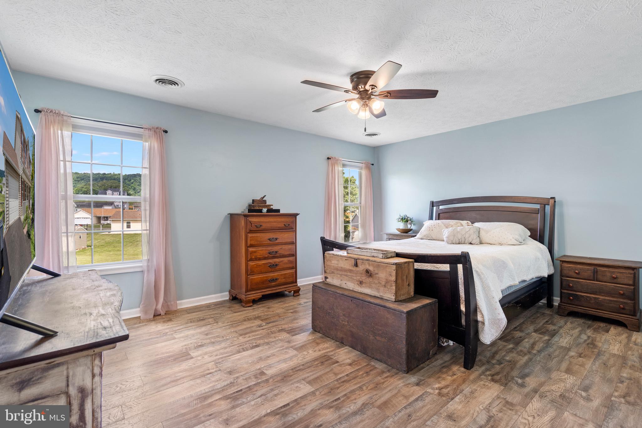 PEBBLE RIDGE - Residential