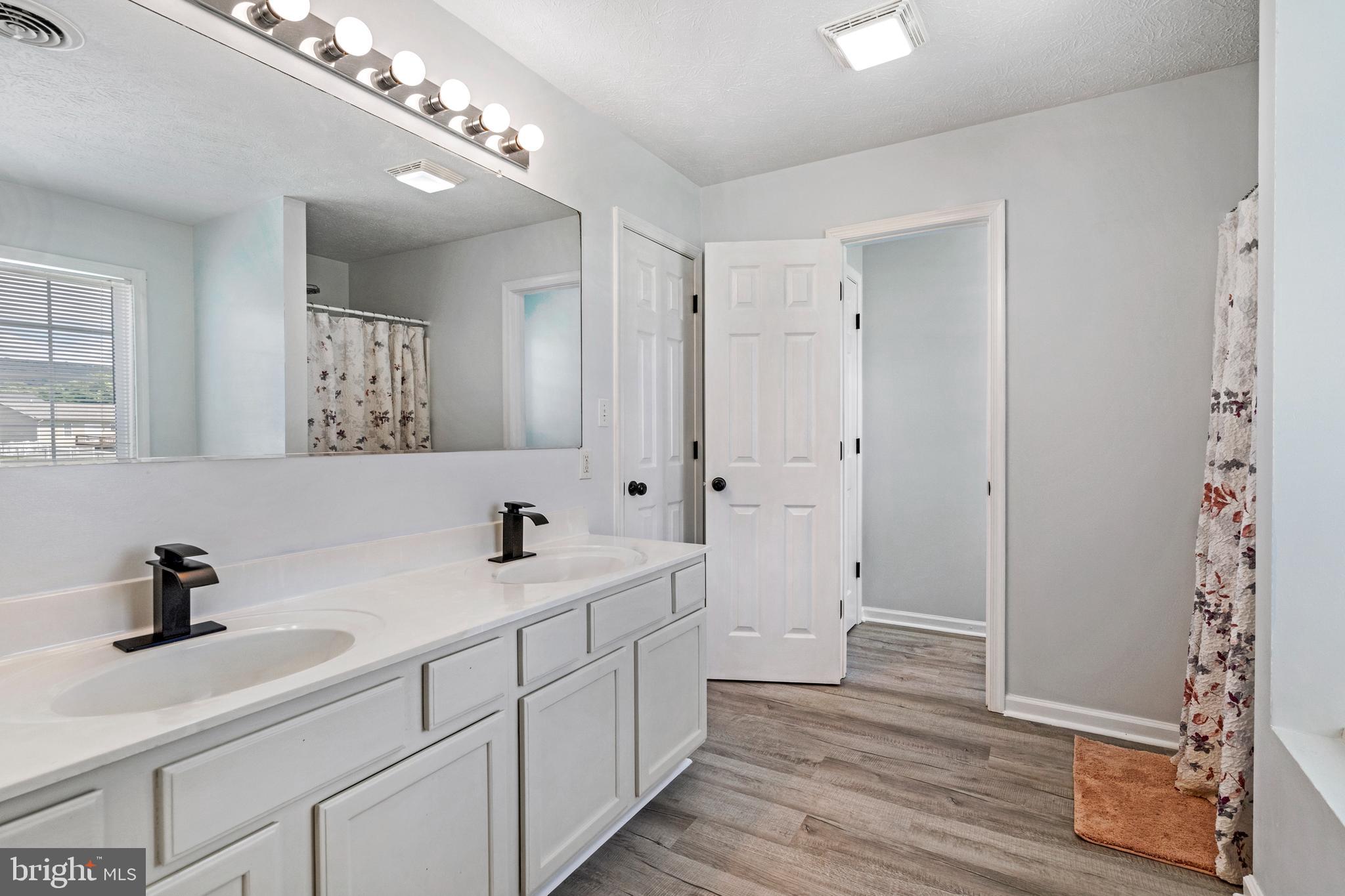 PEBBLE RIDGE - Residential