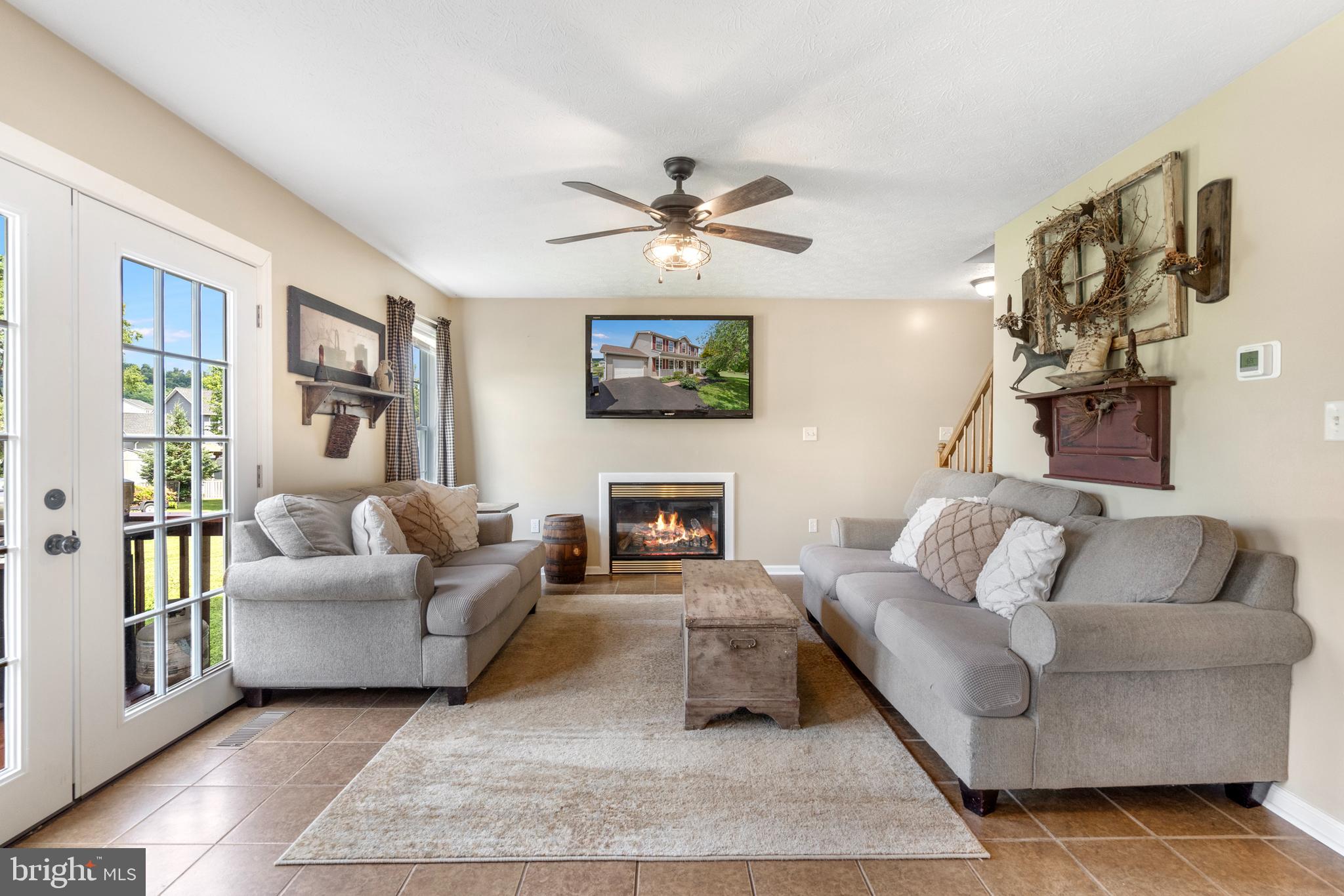 PEBBLE RIDGE - Residential