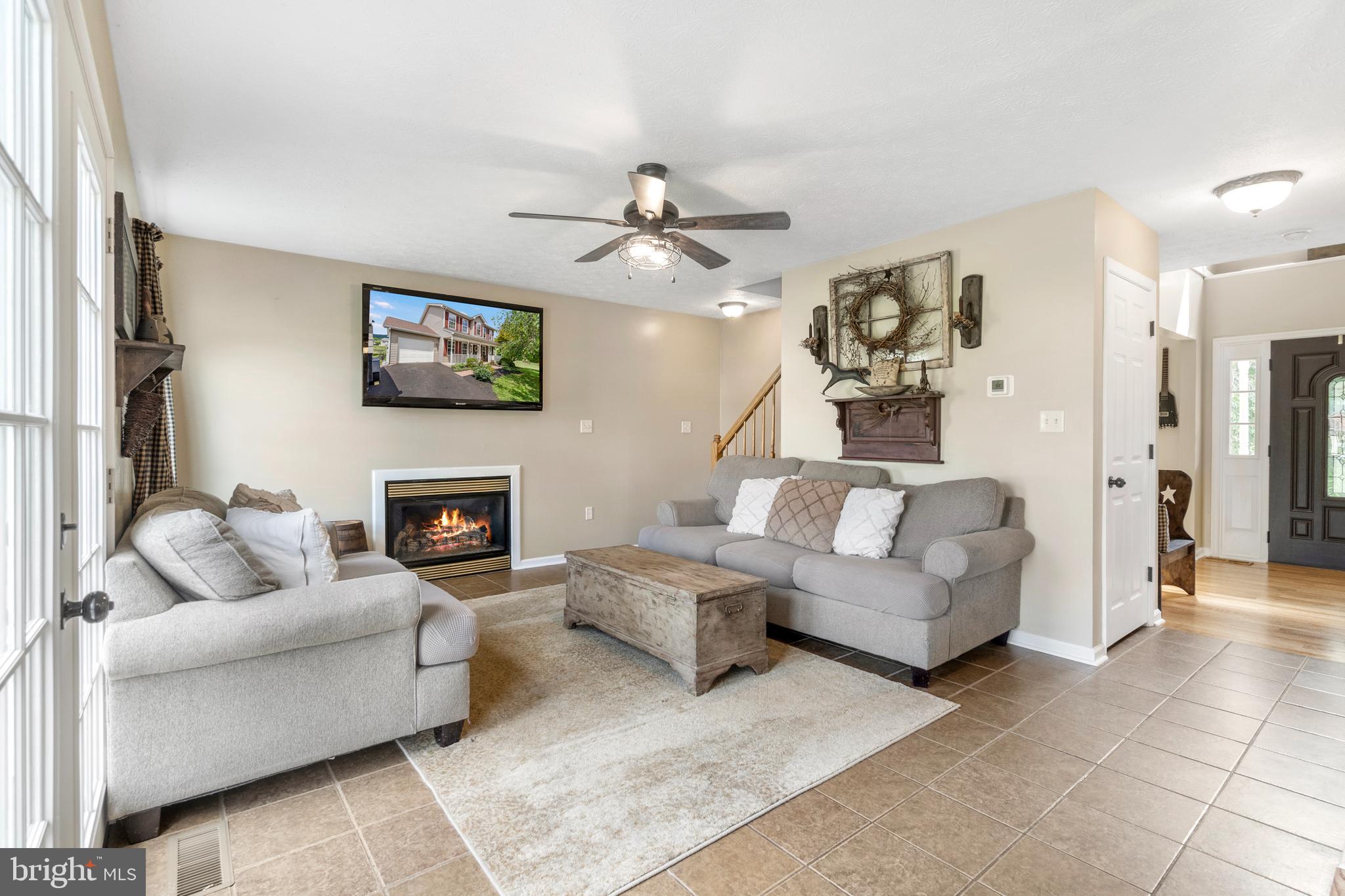 PEBBLE RIDGE - Residential