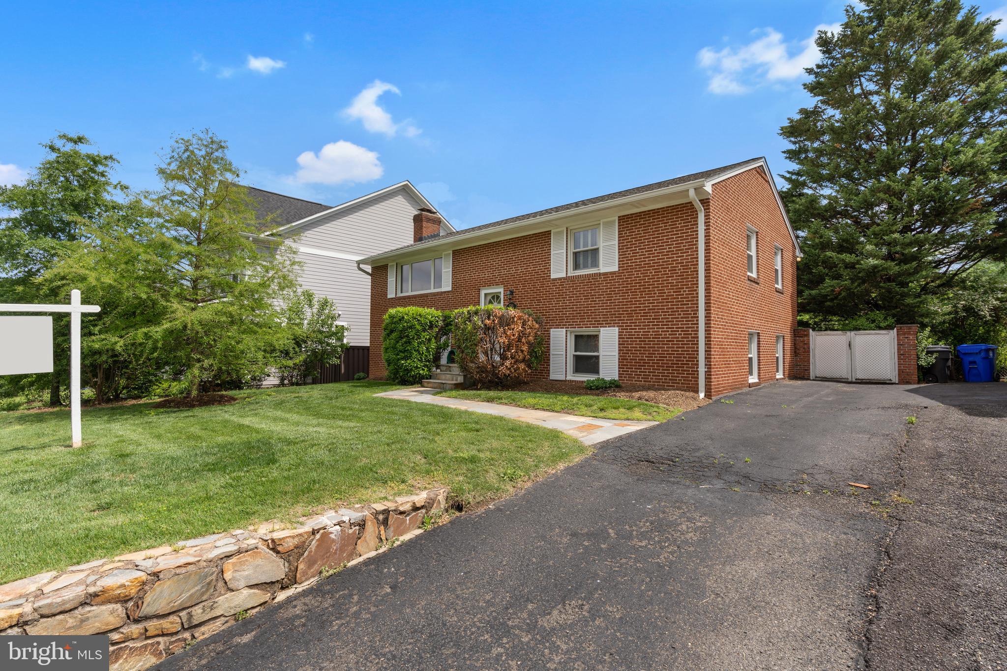 BRANDON VILLAGE - Residential