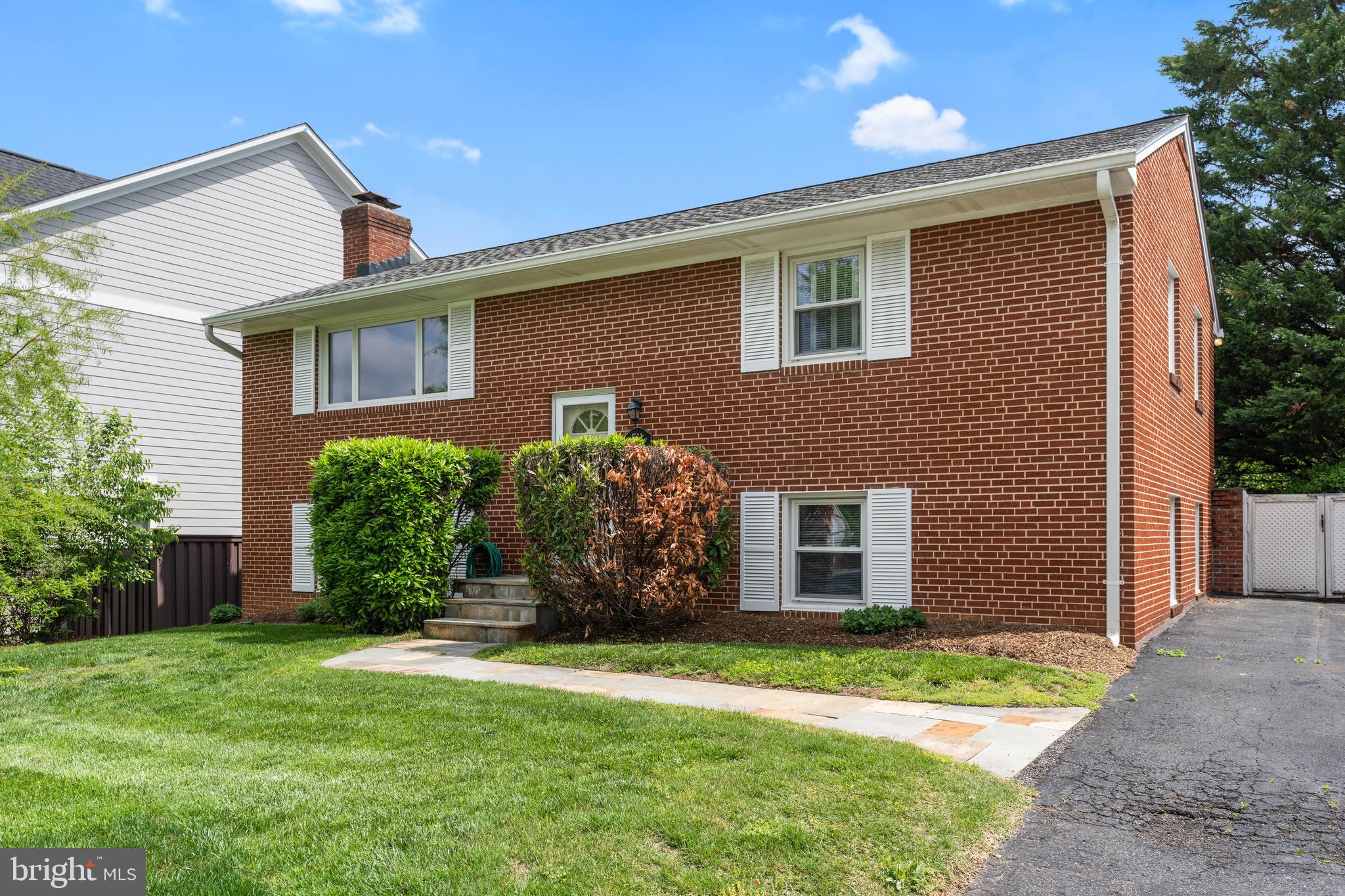 BRANDON VILLAGE - Residential
