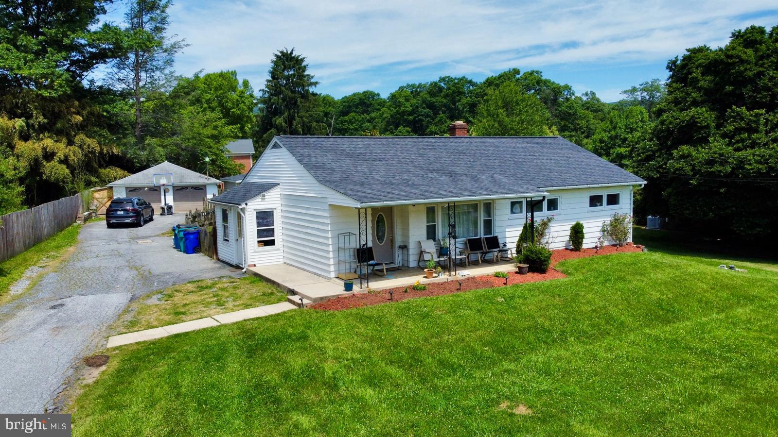 LEWISTOWN - Residential
