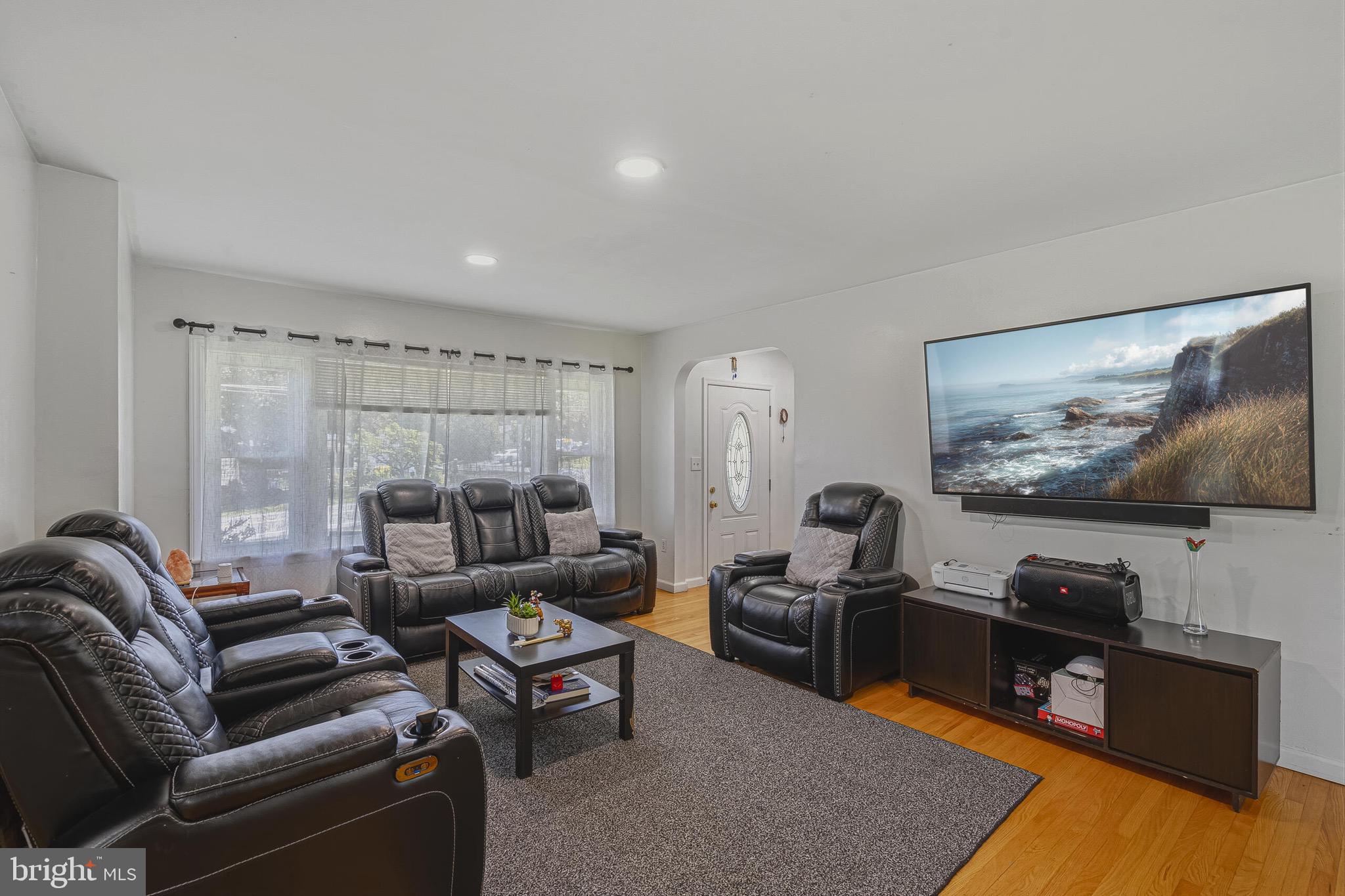 LEWISTOWN - Residential