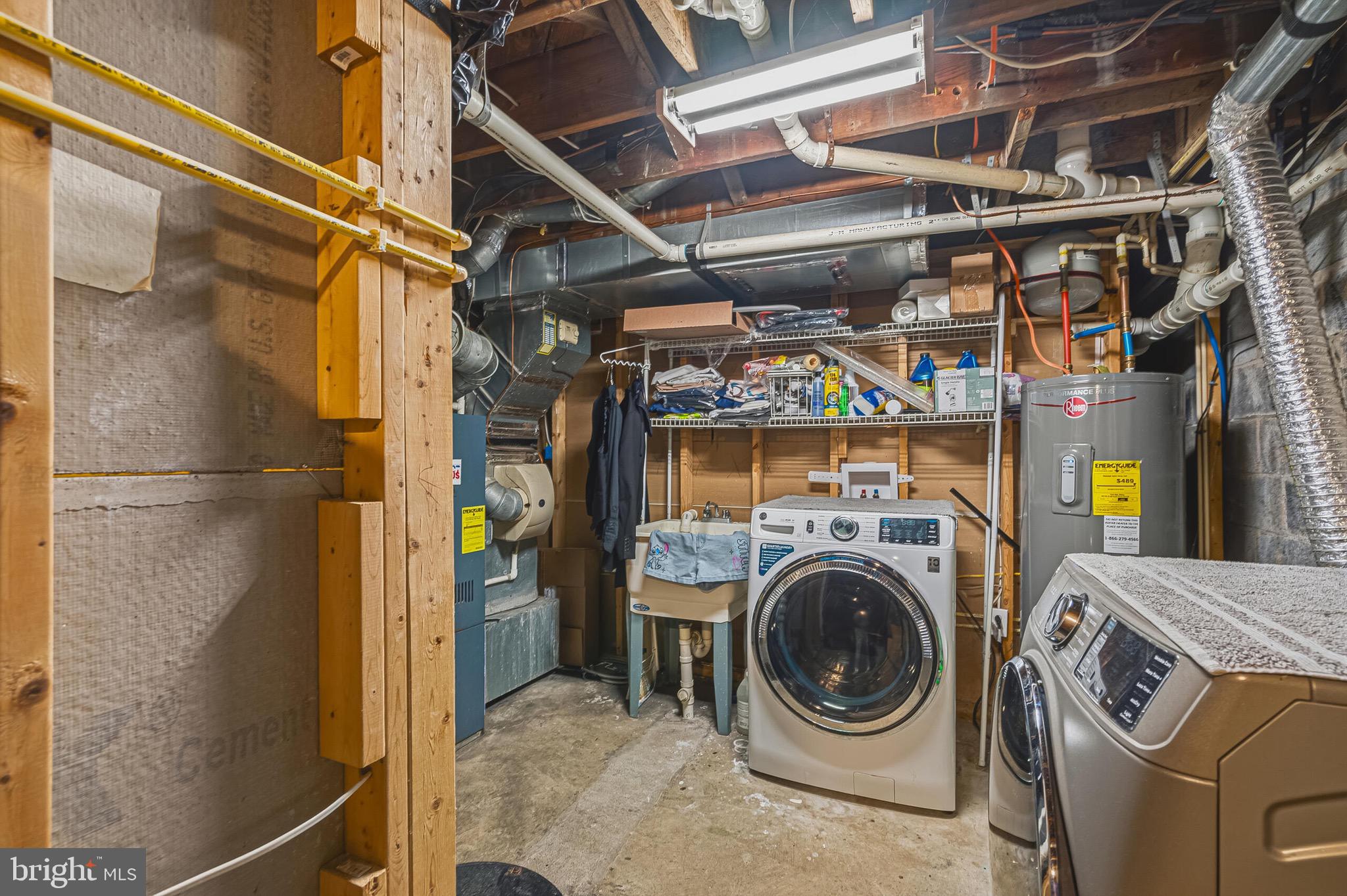 LEWISTOWN - Residential