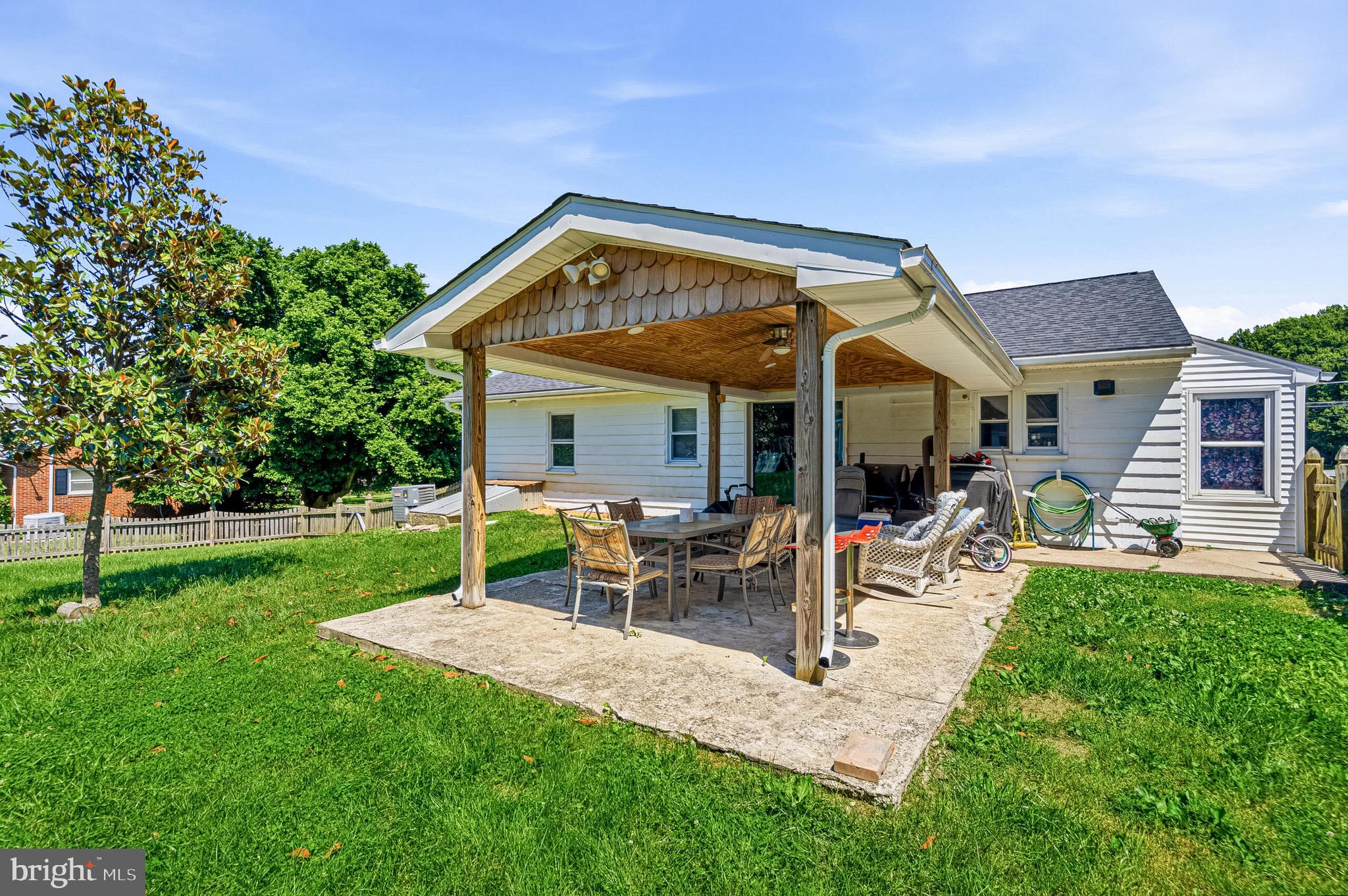 LEWISTOWN - Residential