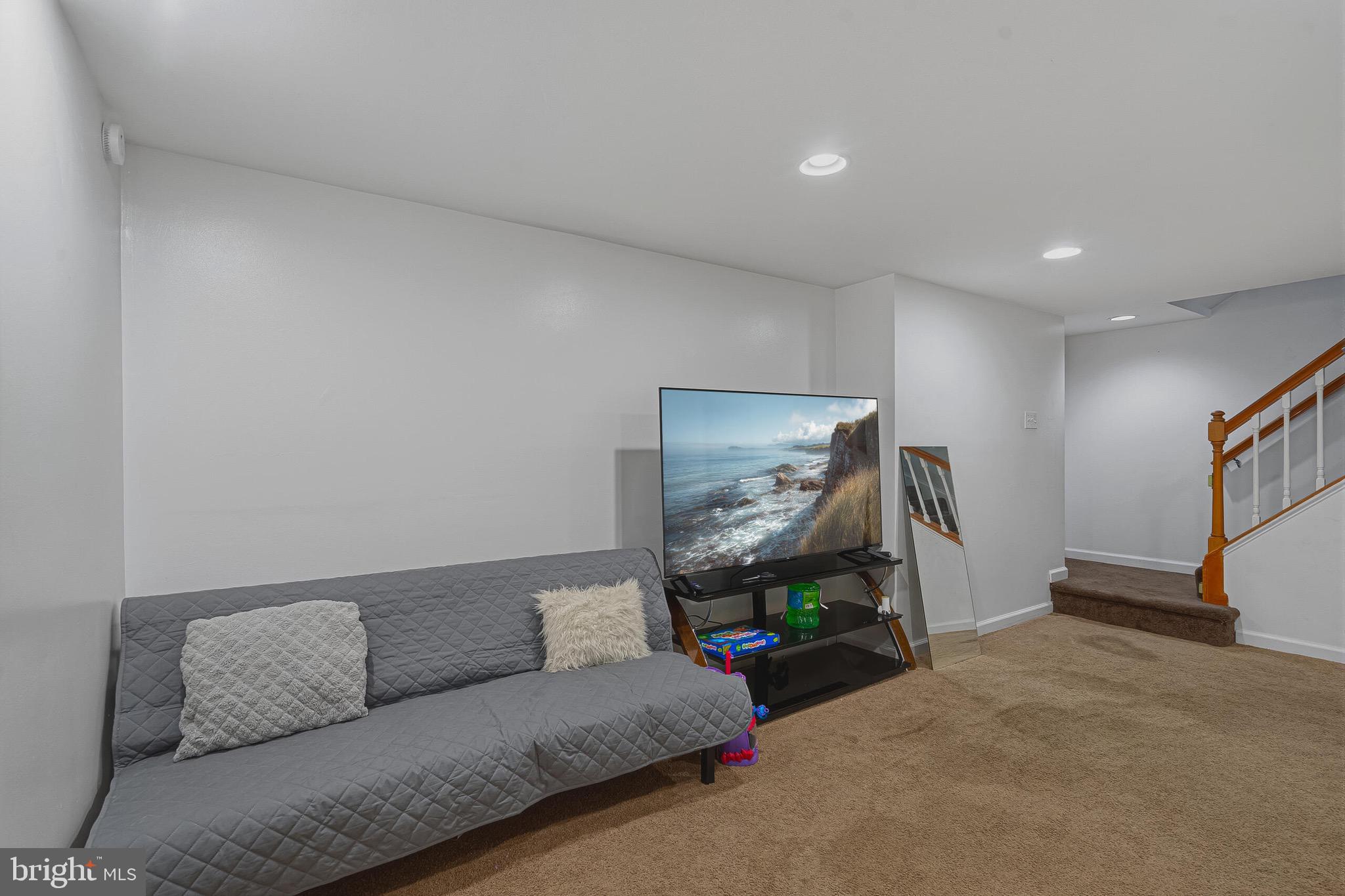 LEWISTOWN - Residential