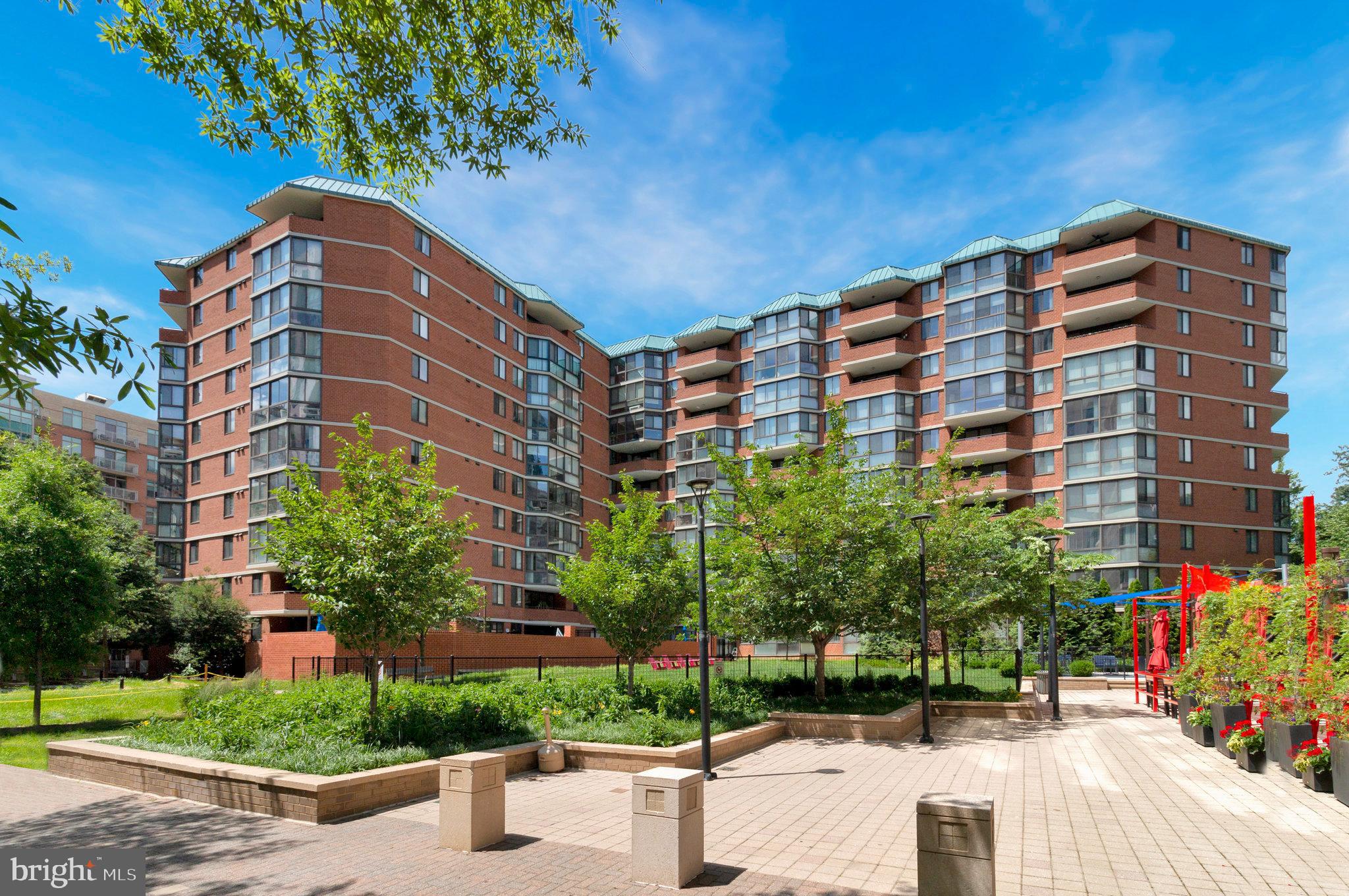 EASTVIEW AT BALLSTON METRO - Residential Lease