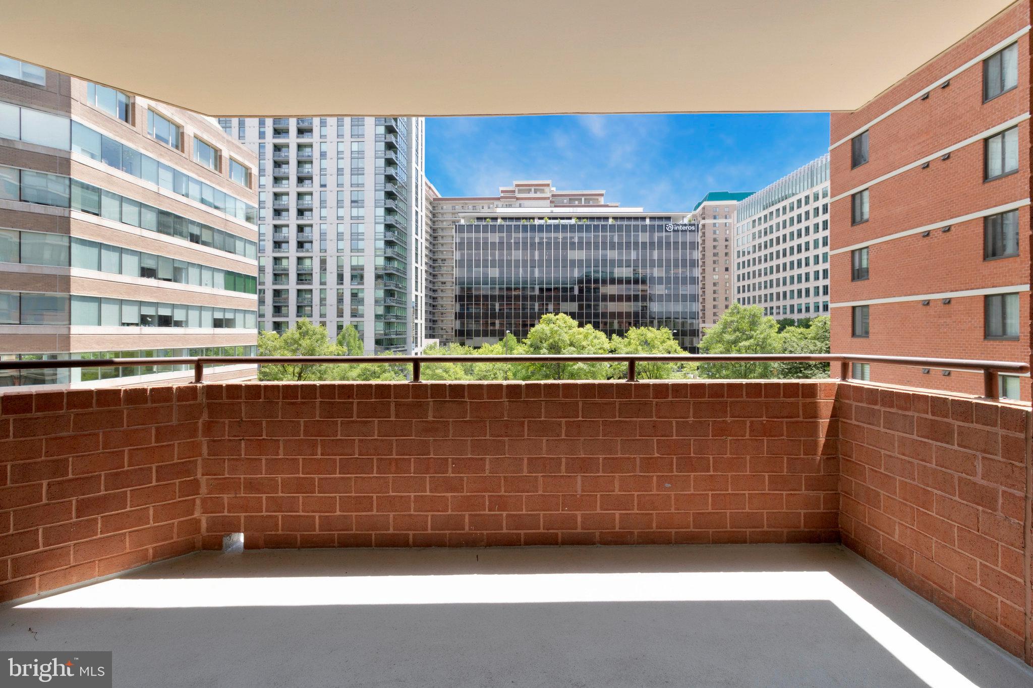 EASTVIEW AT BALLSTON METRO - Residential Lease
