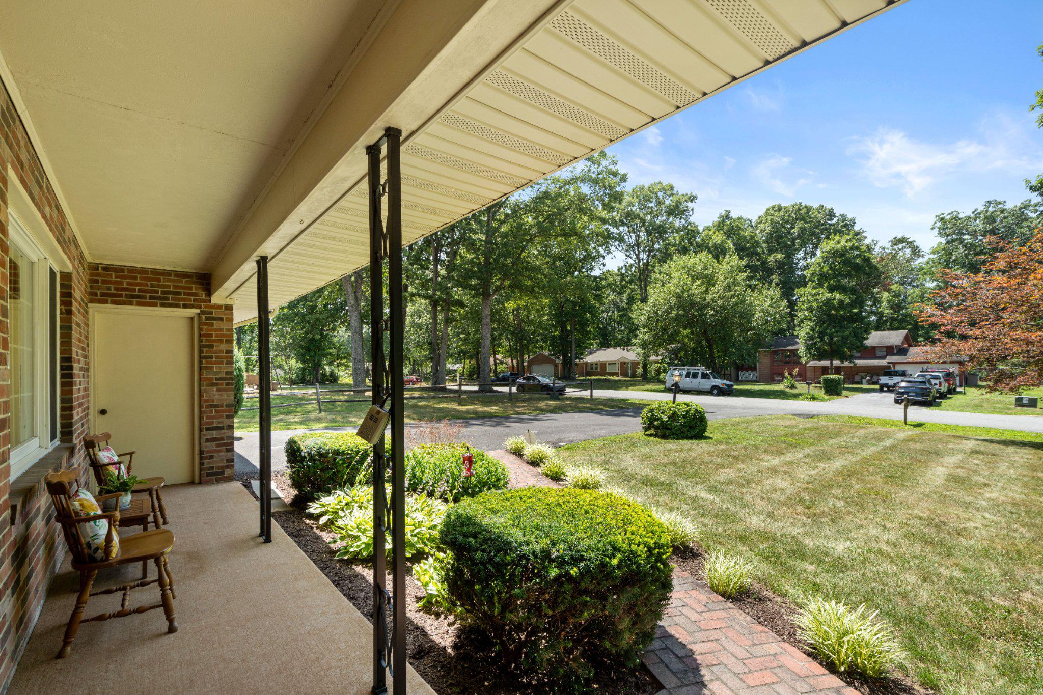 LAKESIDE ESTATES - Residential