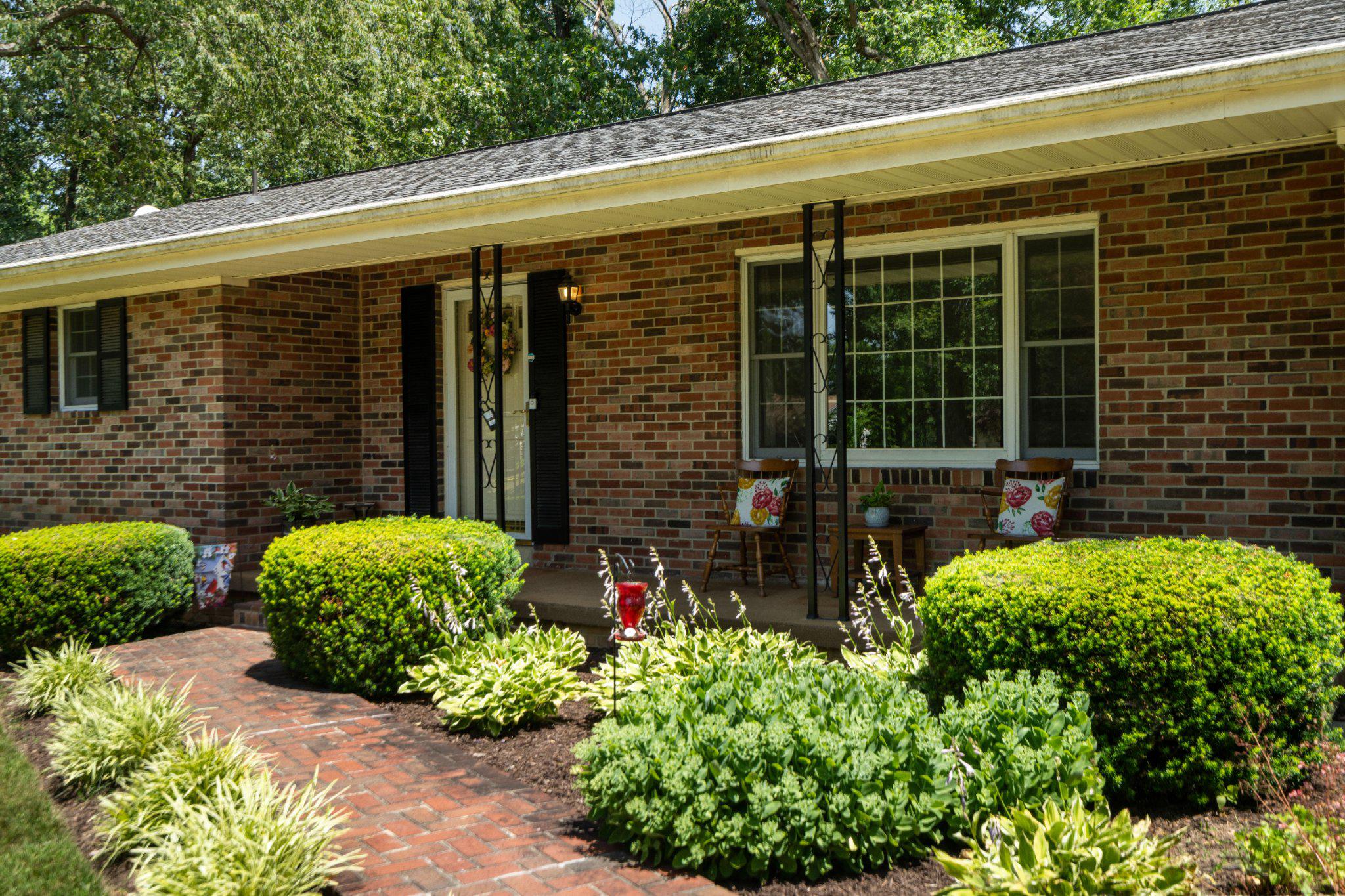 LAKESIDE ESTATES - Residential