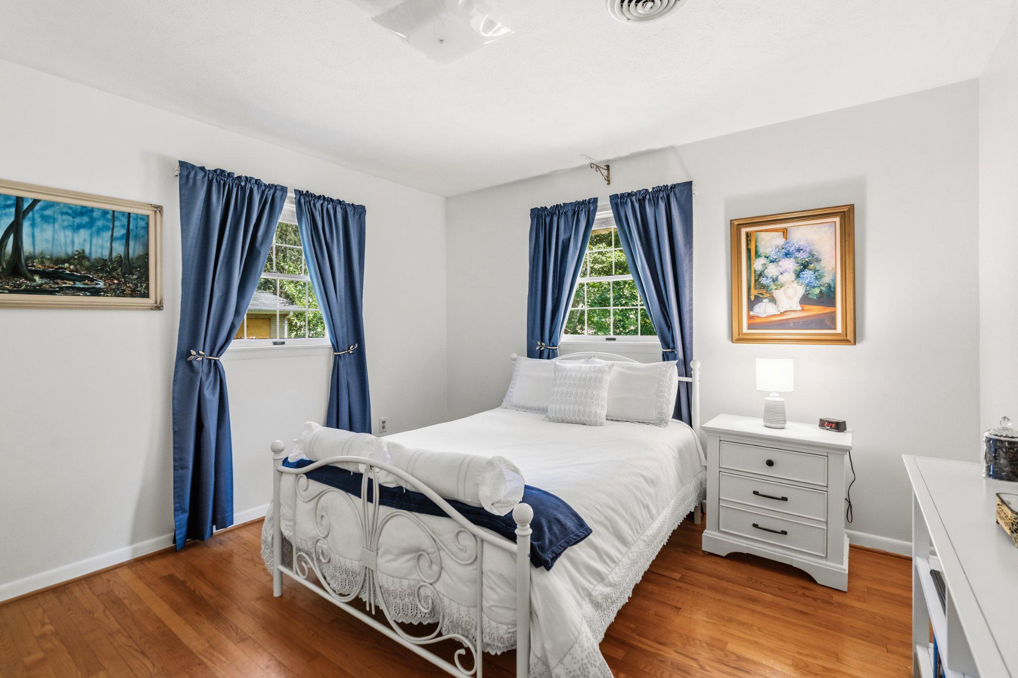 LAKESIDE ESTATES - Residential