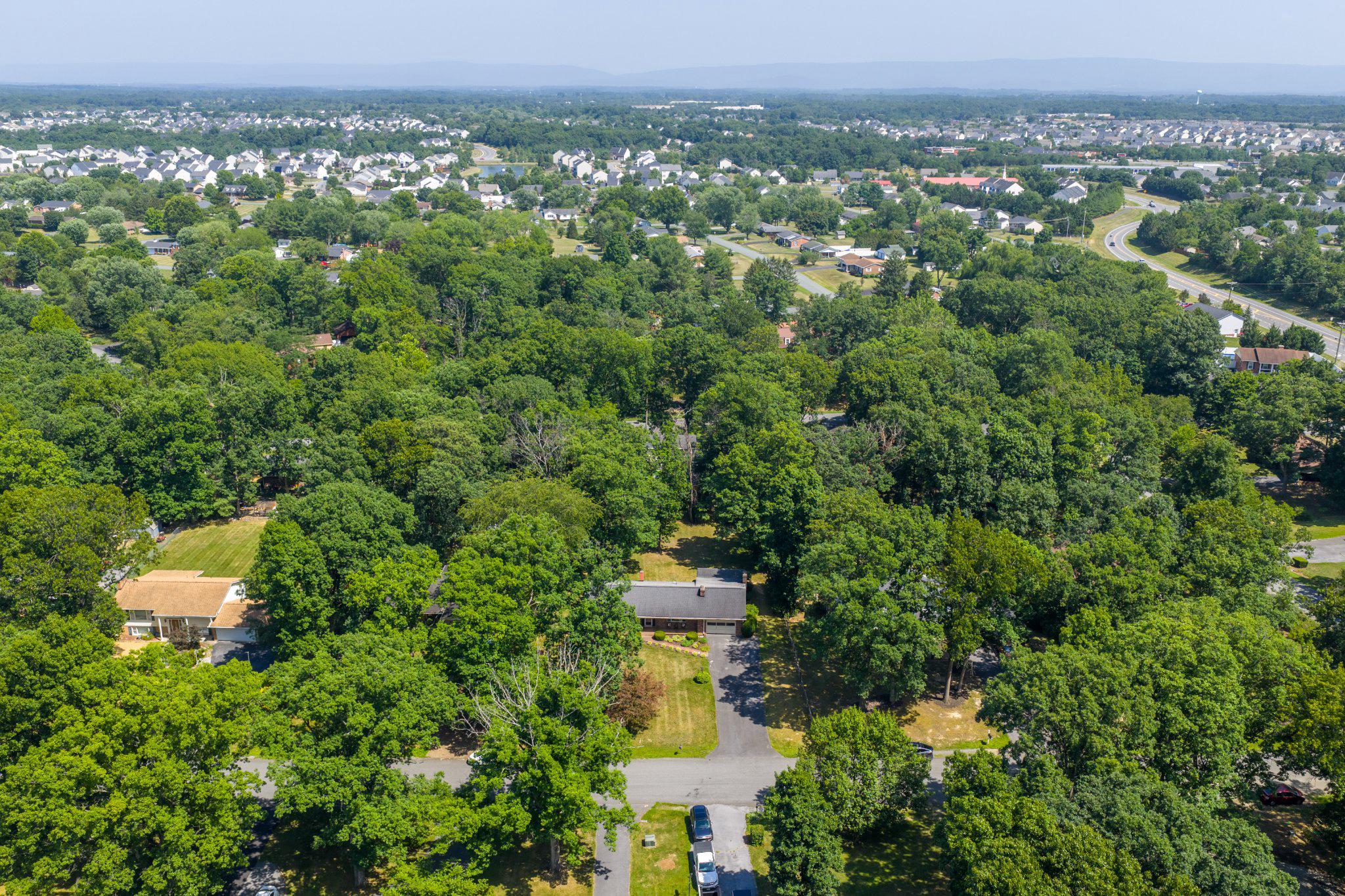 LAKESIDE ESTATES - Residential
