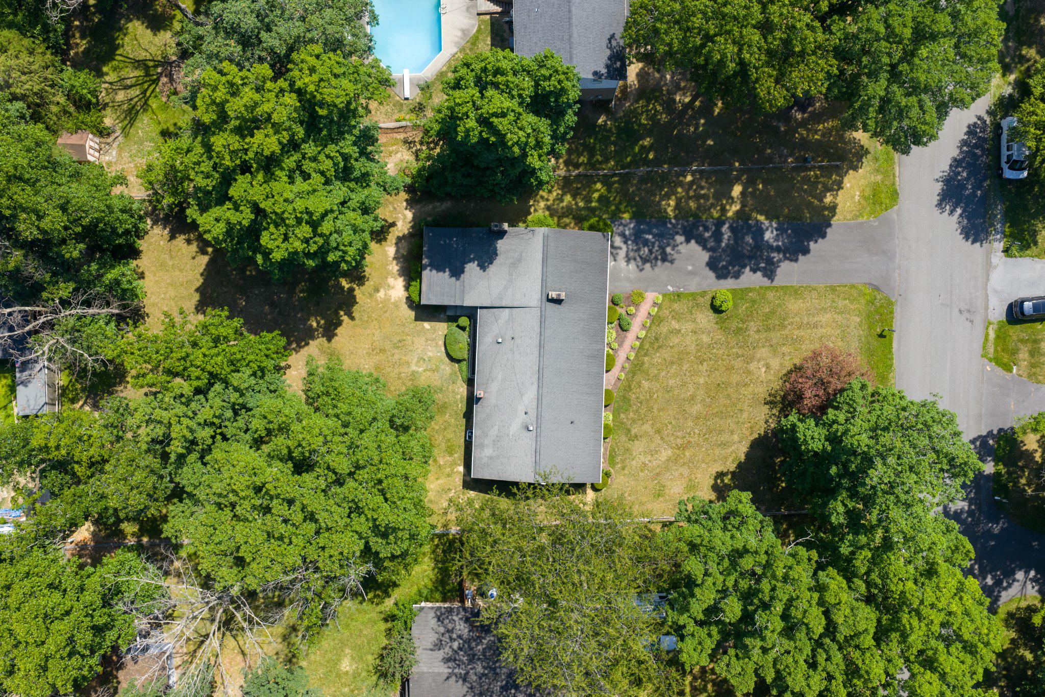 LAKESIDE ESTATES - Residential