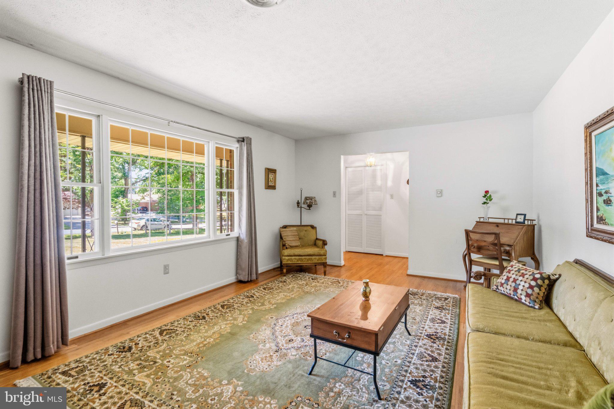 LAKESIDE ESTATES - Residential