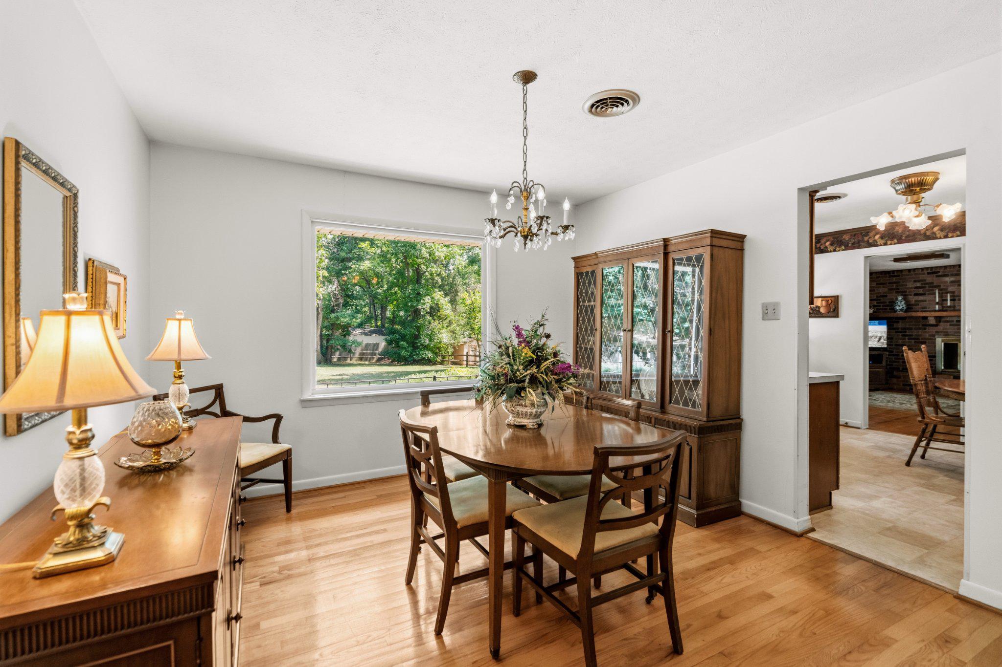 LAKESIDE ESTATES - Residential