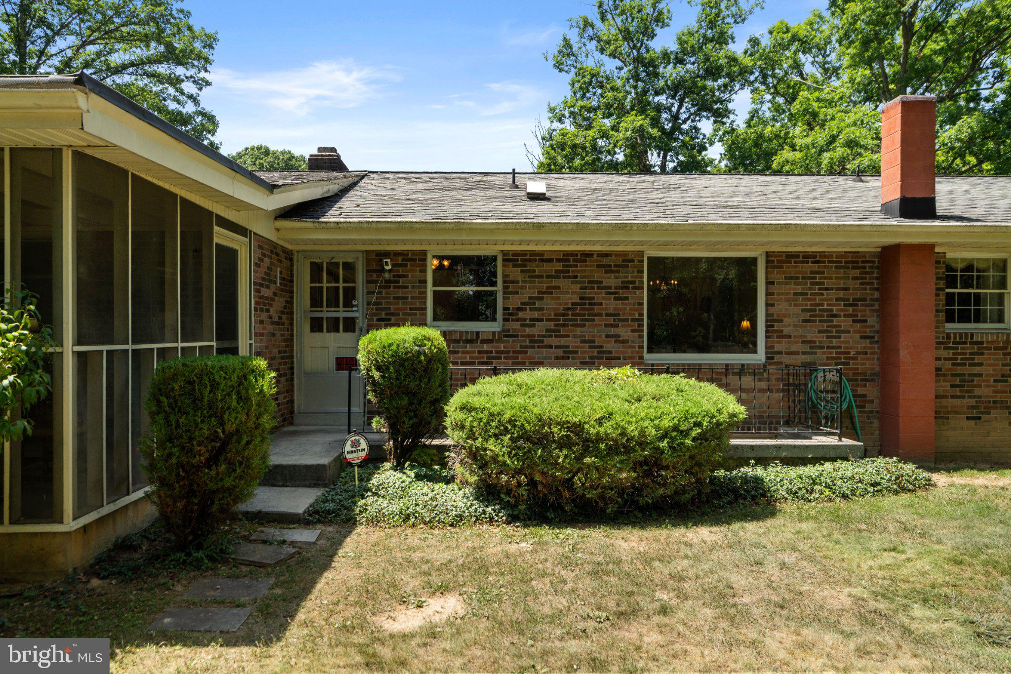 LAKESIDE ESTATES - Residential