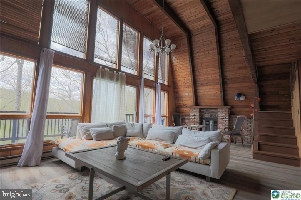 WINONA LAKES - Residential