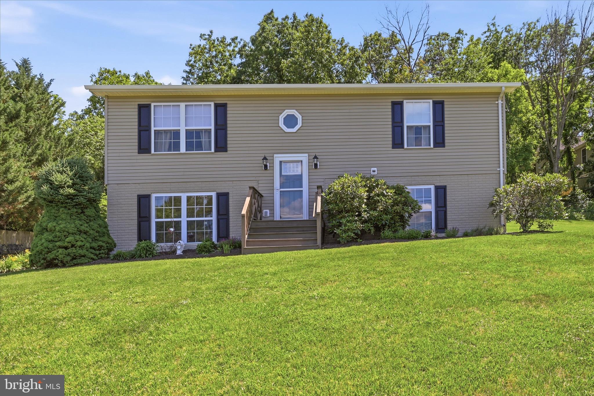 FOREST HILLS - Residential