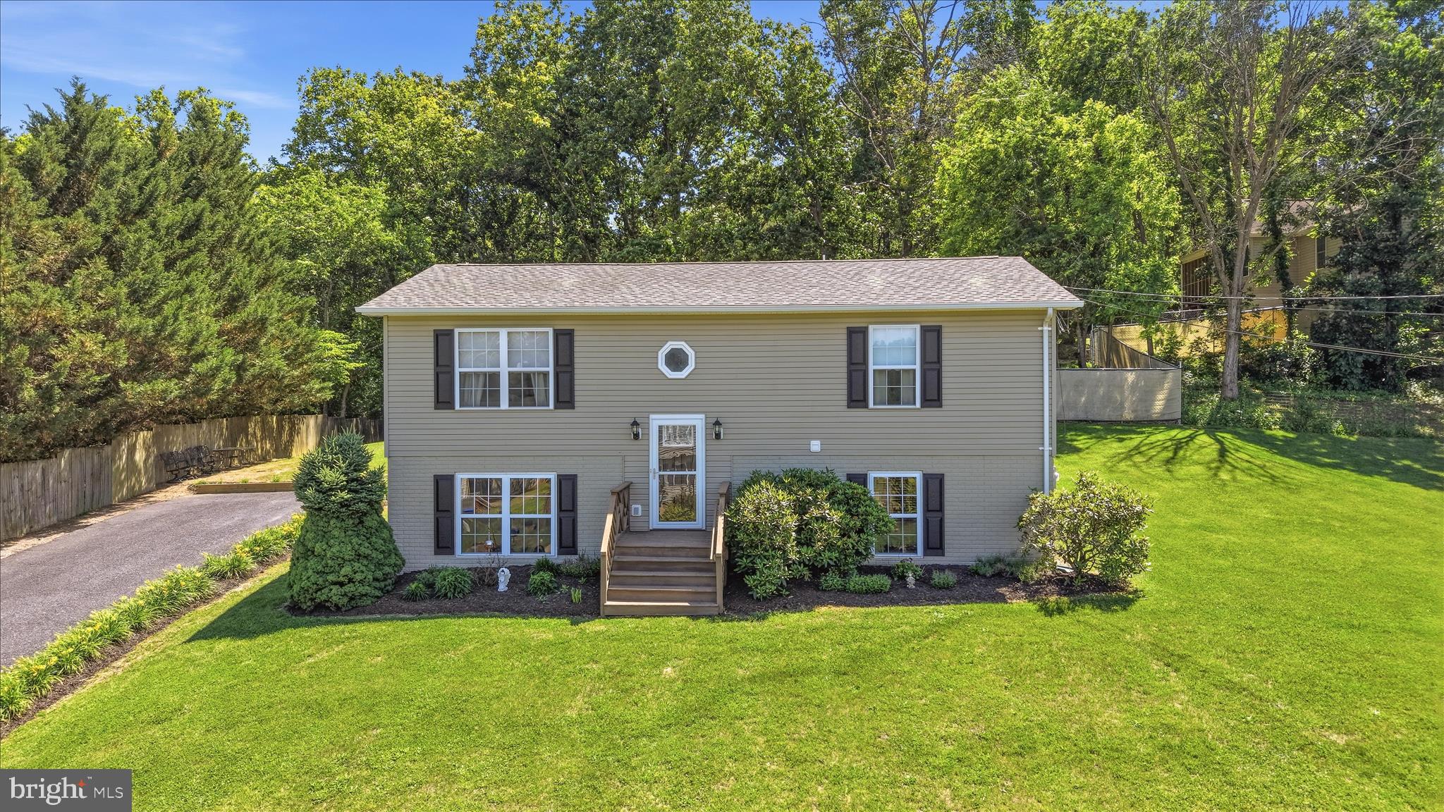 FOREST HILLS - Residential
