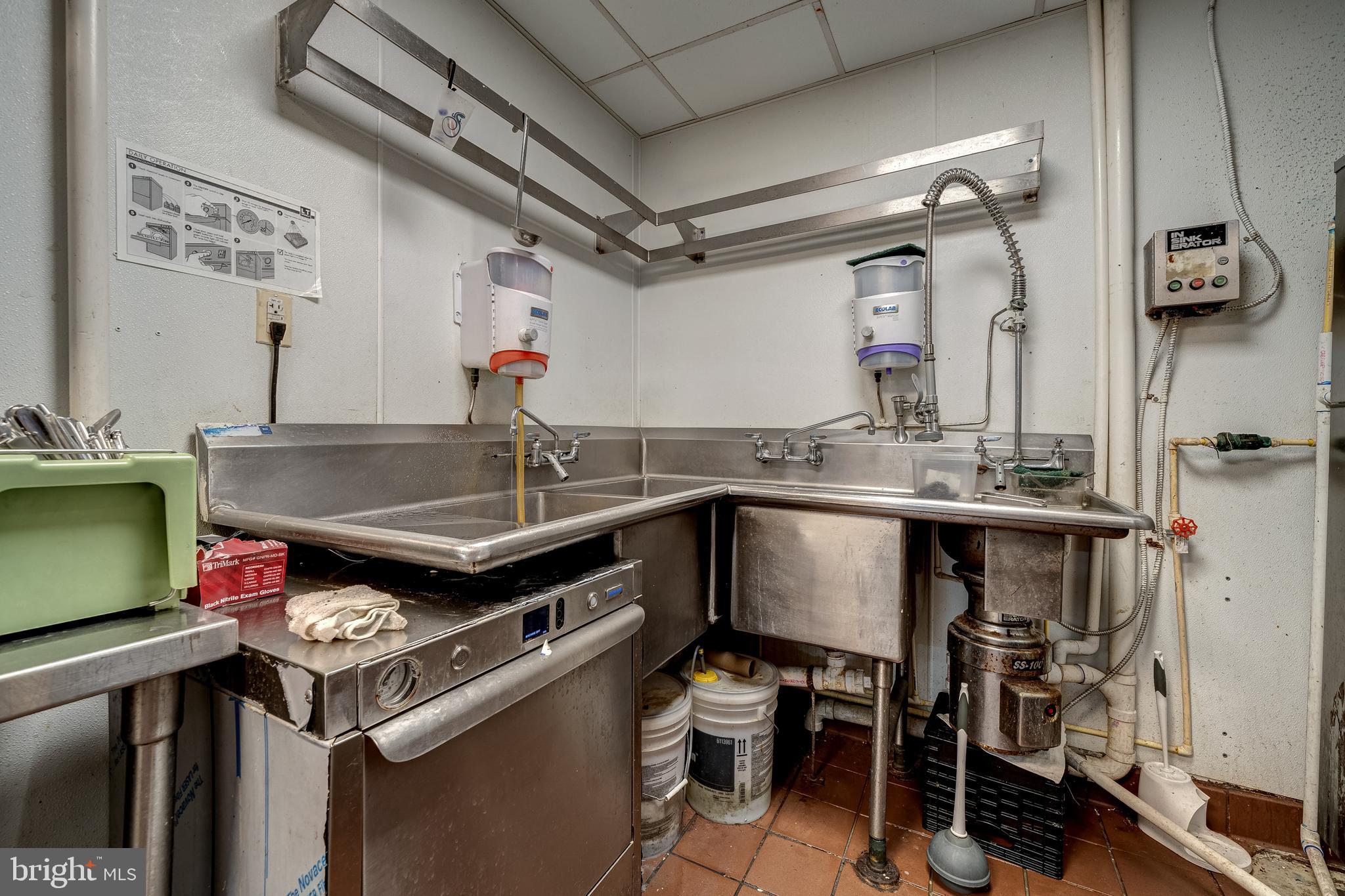 MIDDLEBURG - Commercial Sale