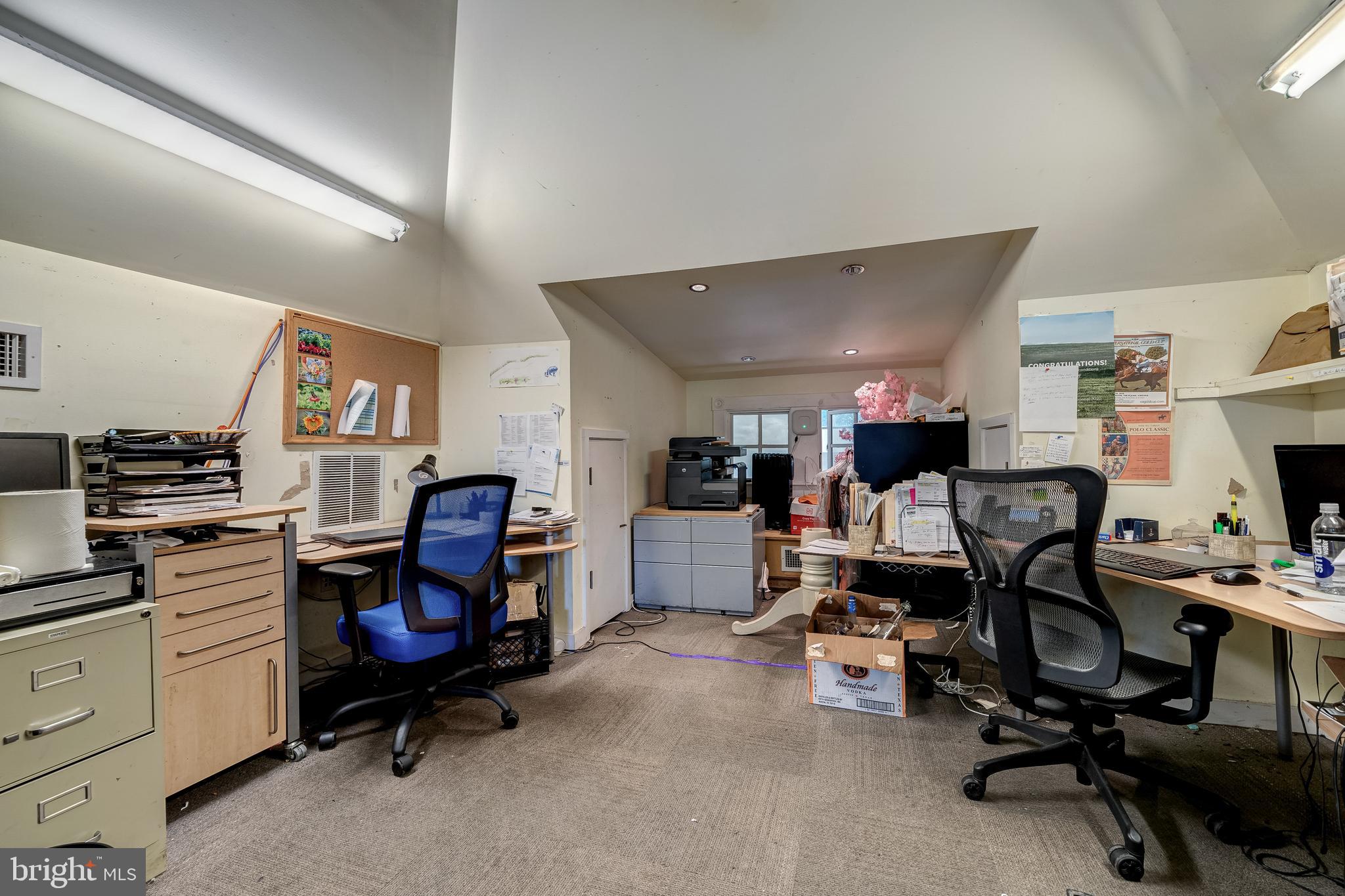 MIDDLEBURG - Commercial Sale