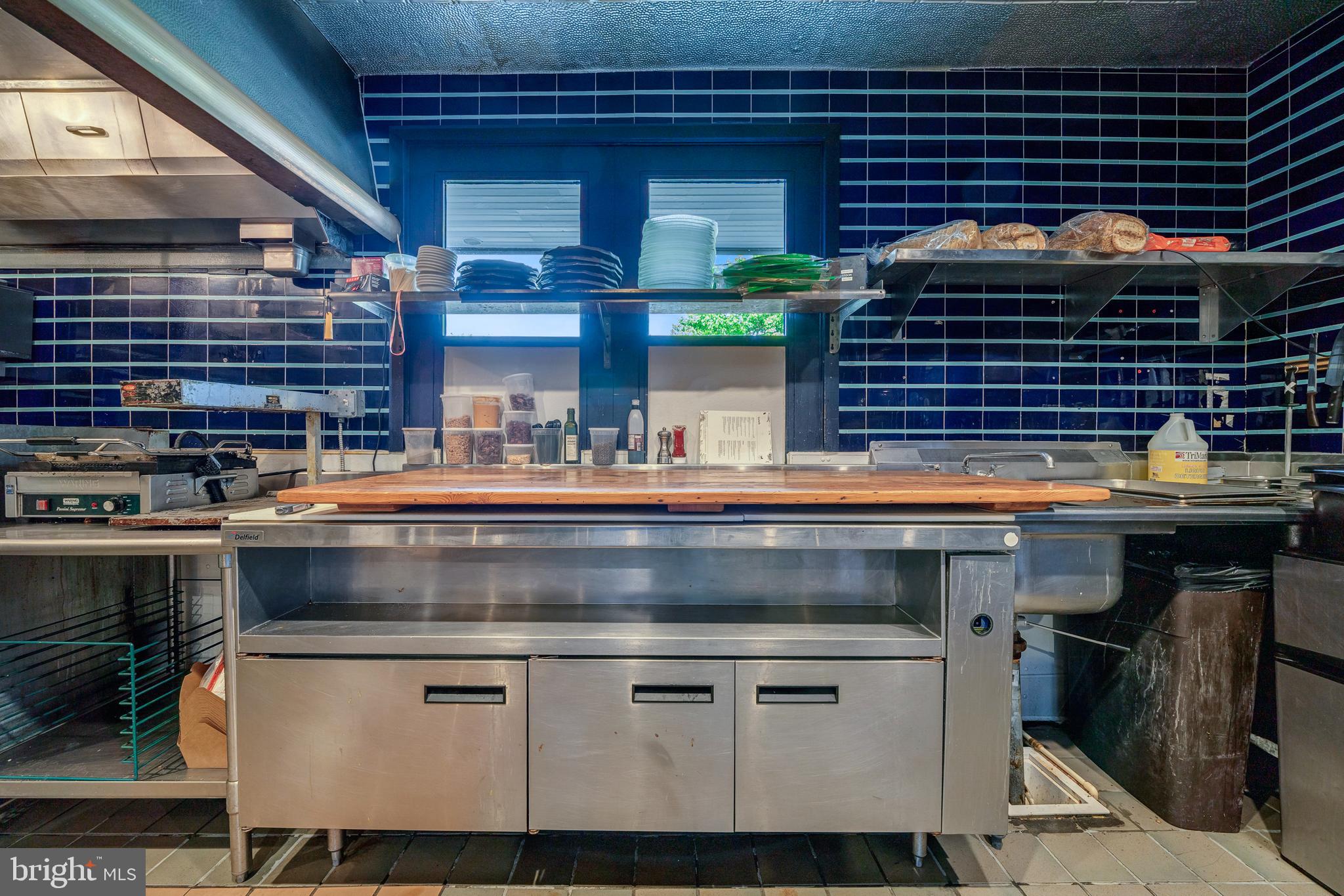 MIDDLEBURG - Commercial Sale