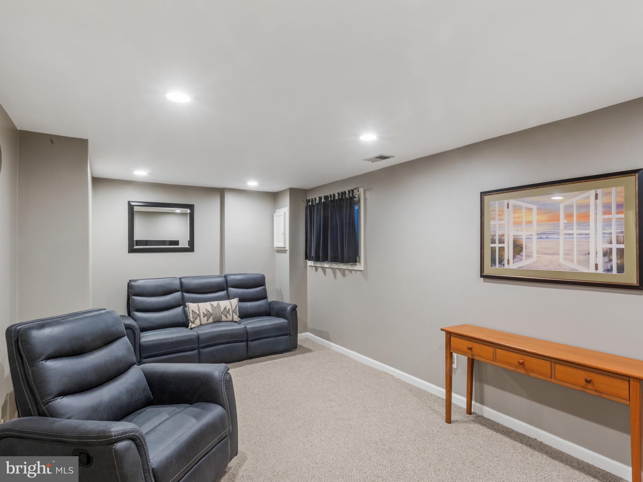 OAKLAND MILLS - Residential