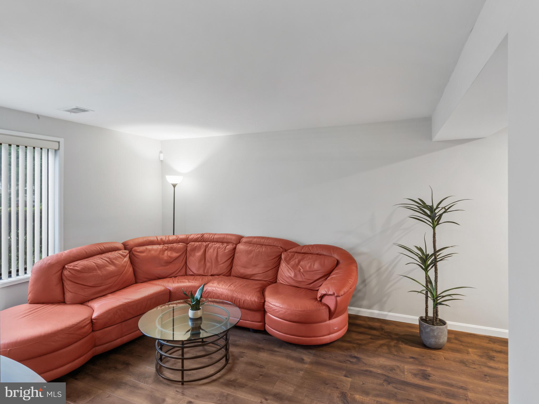 OAKLAND MILLS - Residential