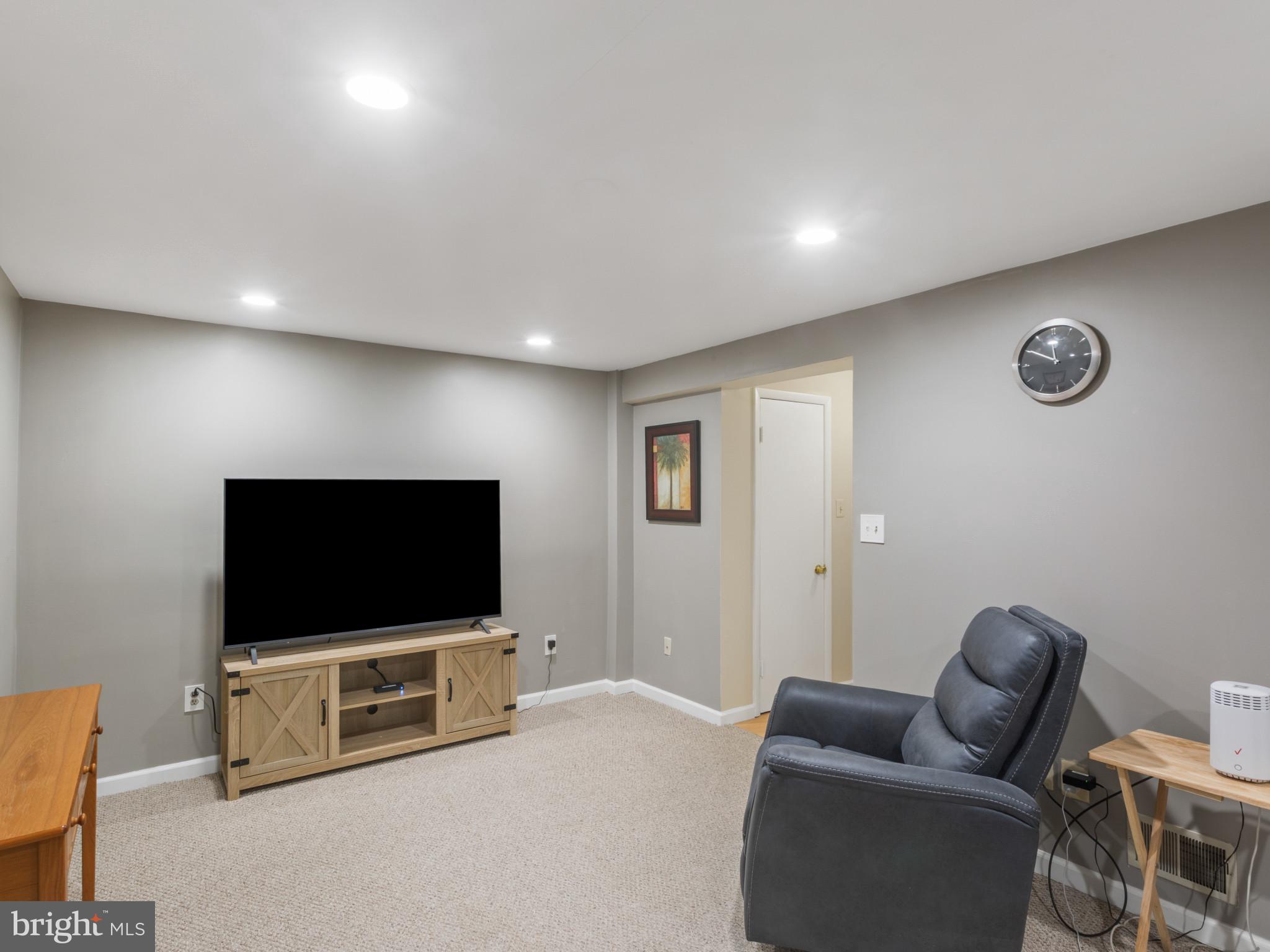 OAKLAND MILLS - Residential