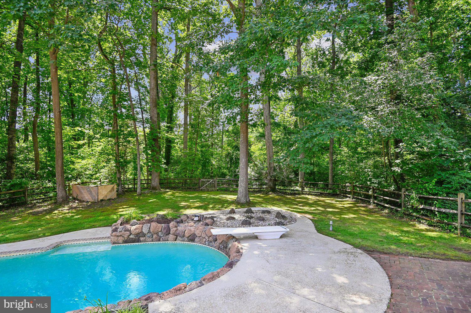 LAKE OF THE PINES - Residential