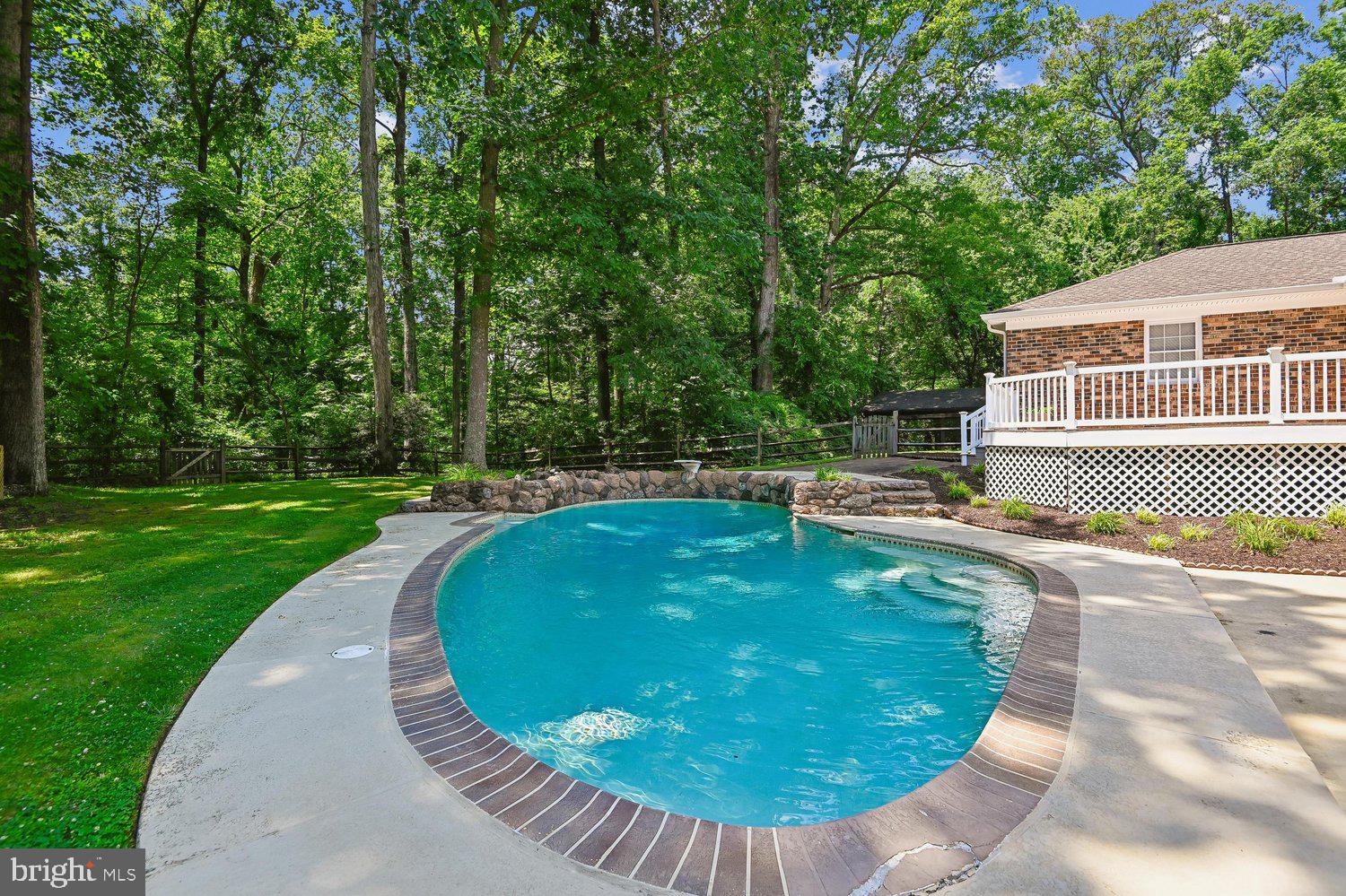 LAKE OF THE PINES - Residential