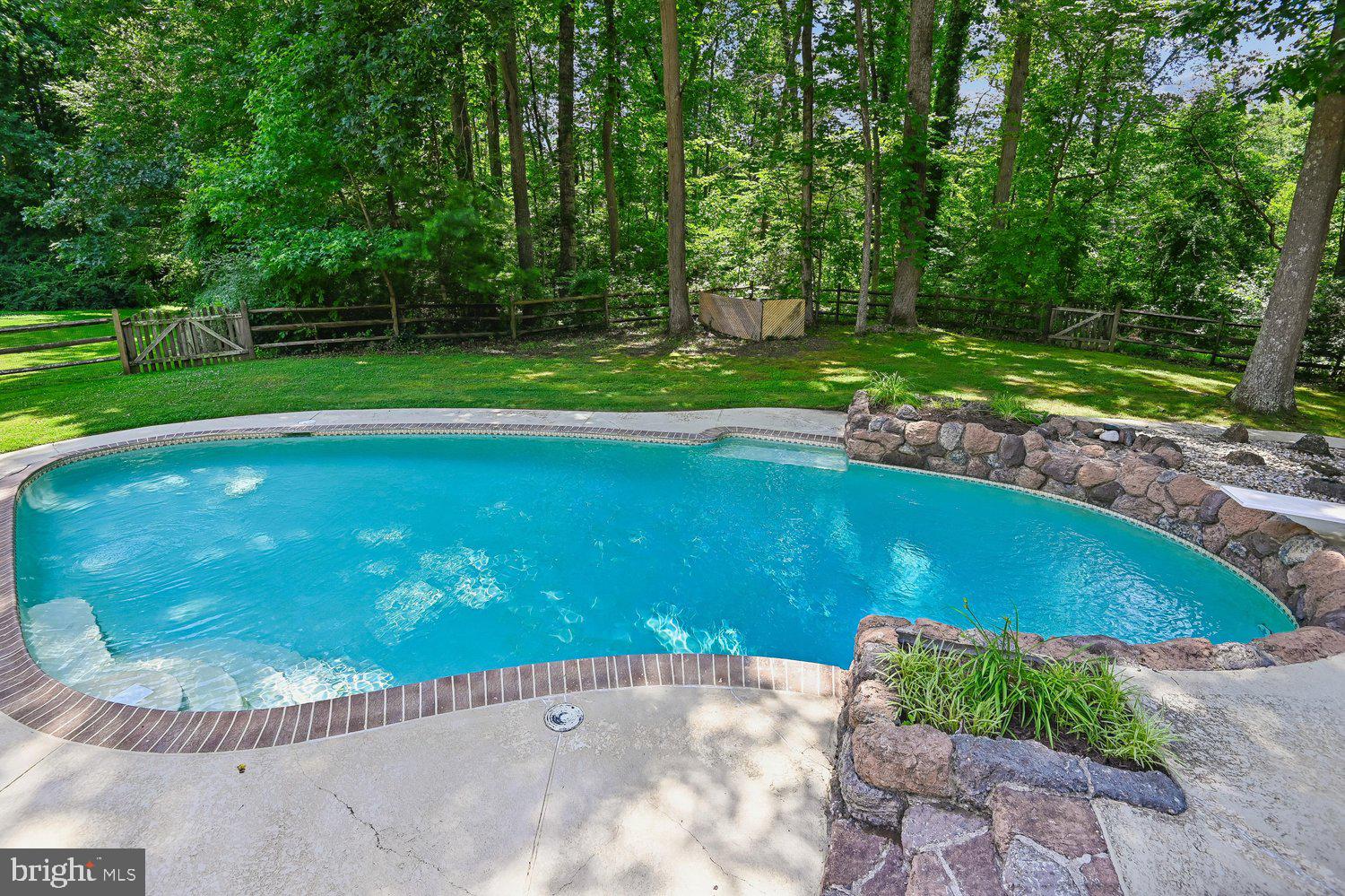 LAKE OF THE PINES - Residential