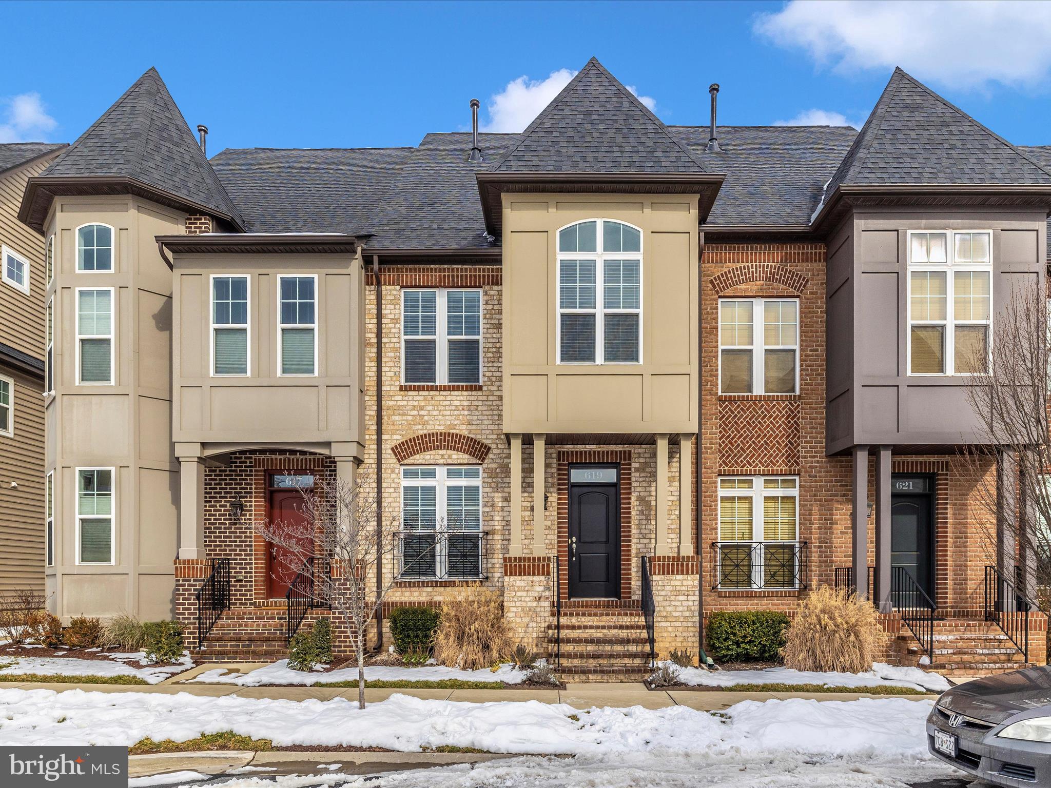 Luxurious and innovative townhome, custom-designed by the Wormald architects to reflect today’s lifestyle. Open, modern floor plans featuring four finished levels, gourmet kitchens with spacious island countertops, bay windows, entrance porticos, grand stairwells, and so much more! Hardwood floors and stainless steel kitchen appliances! This townhome shows true pride of ownership! You are within walking distance to Historic Downtown Frederick. This is luxury living! Surround yourself with its Pre-Revolutionary War history, lively arts scene, signature restaurants and sidewalk cafes, boutiques, outdoor entertainment, and myriad of street festivals, farmer’s markets, and historic tours. See it now, and apply today!