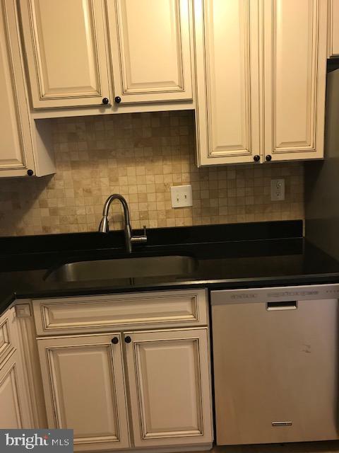 WHITEHALL - Residential Lease