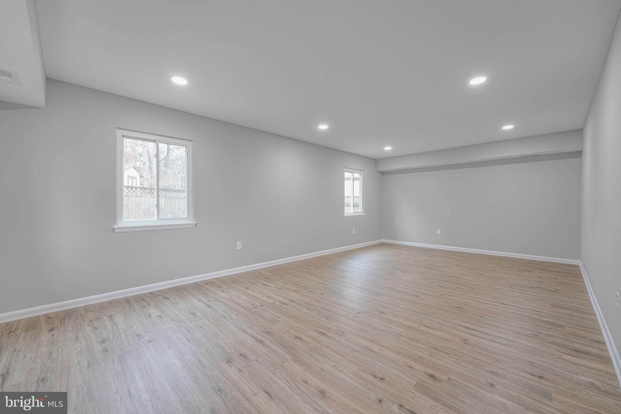 SOUTHERN GROVE - Residential