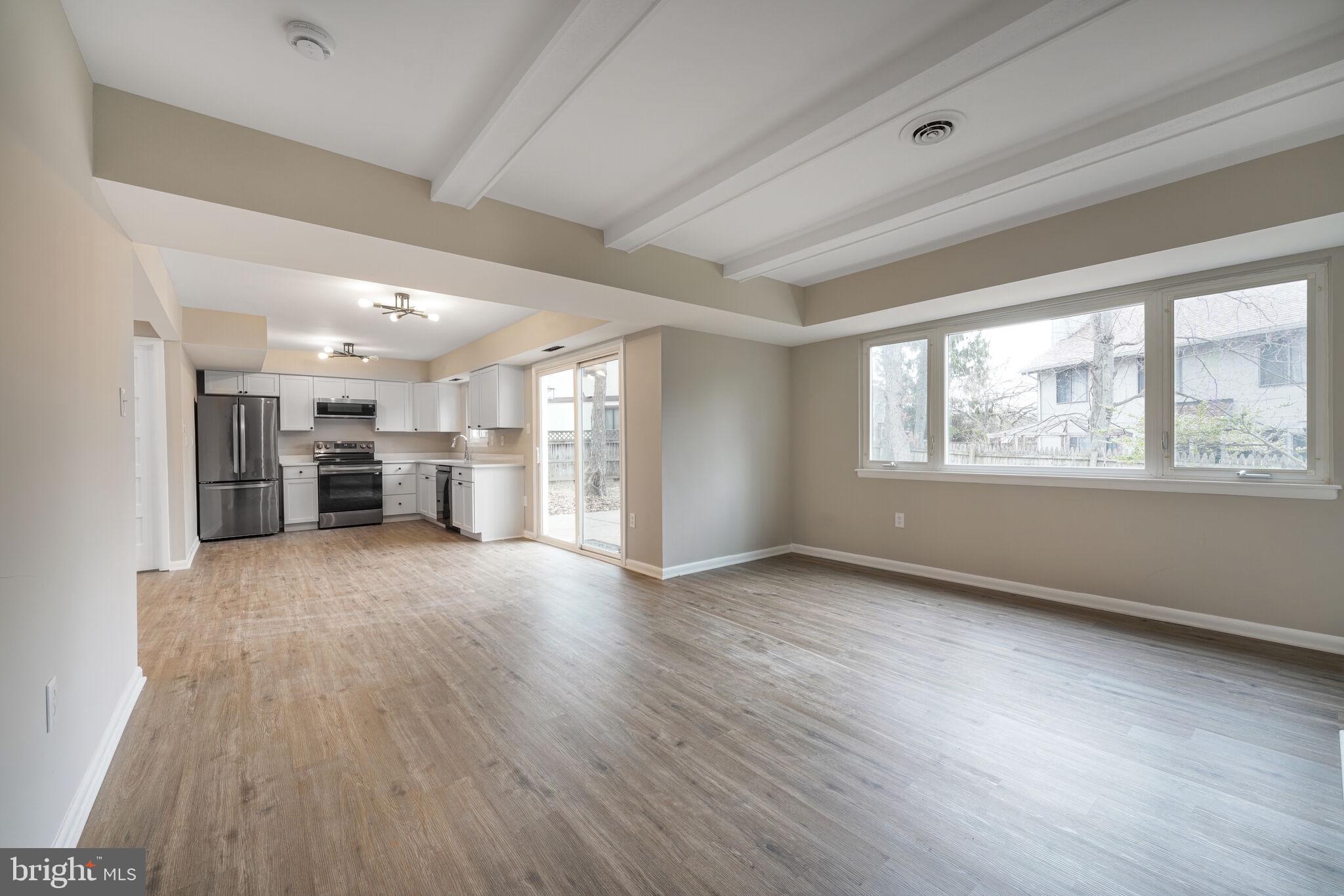 SOUTHERN GROVE - Residential