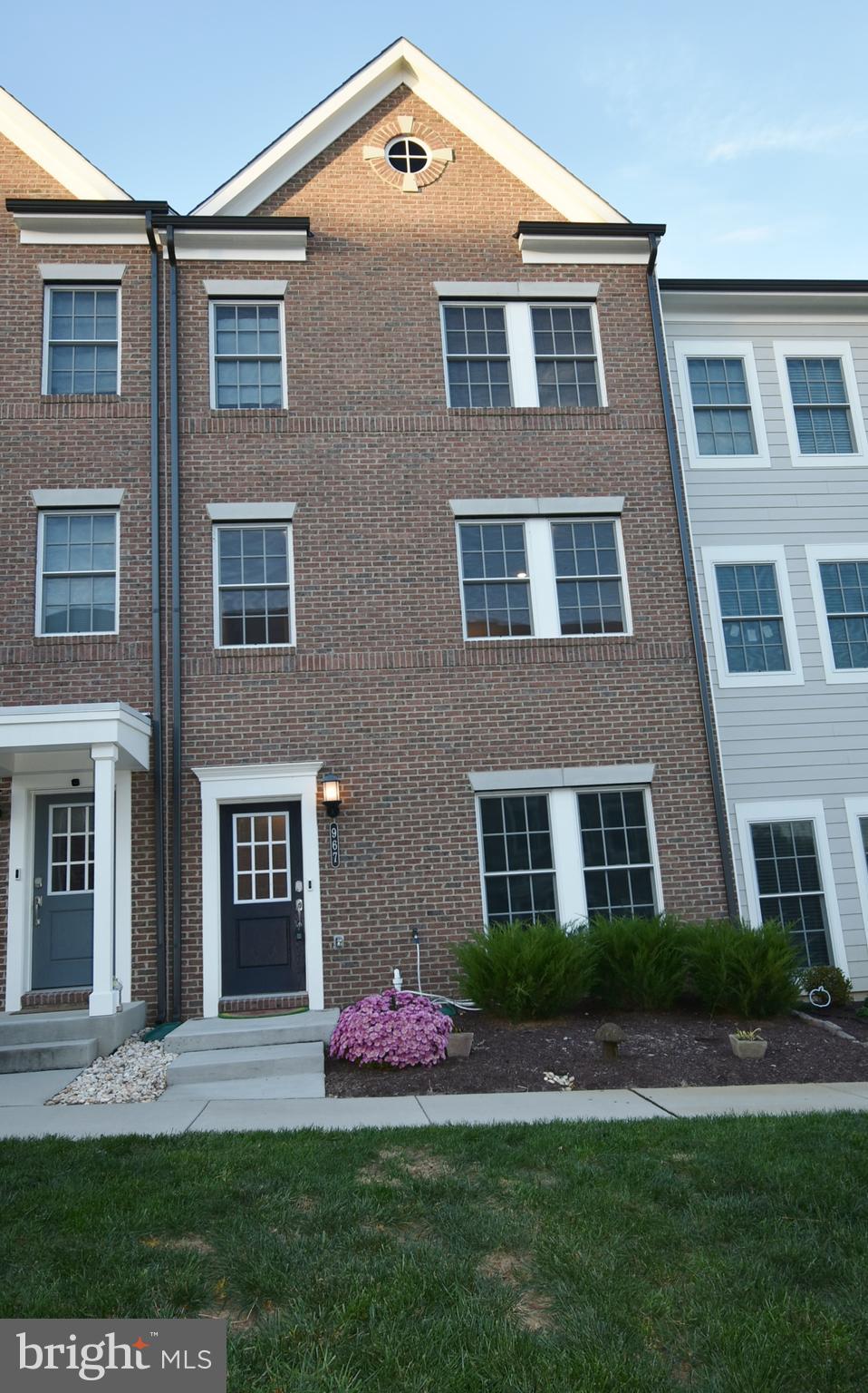PARKSIDE AT WARFIELD - Residential Lease