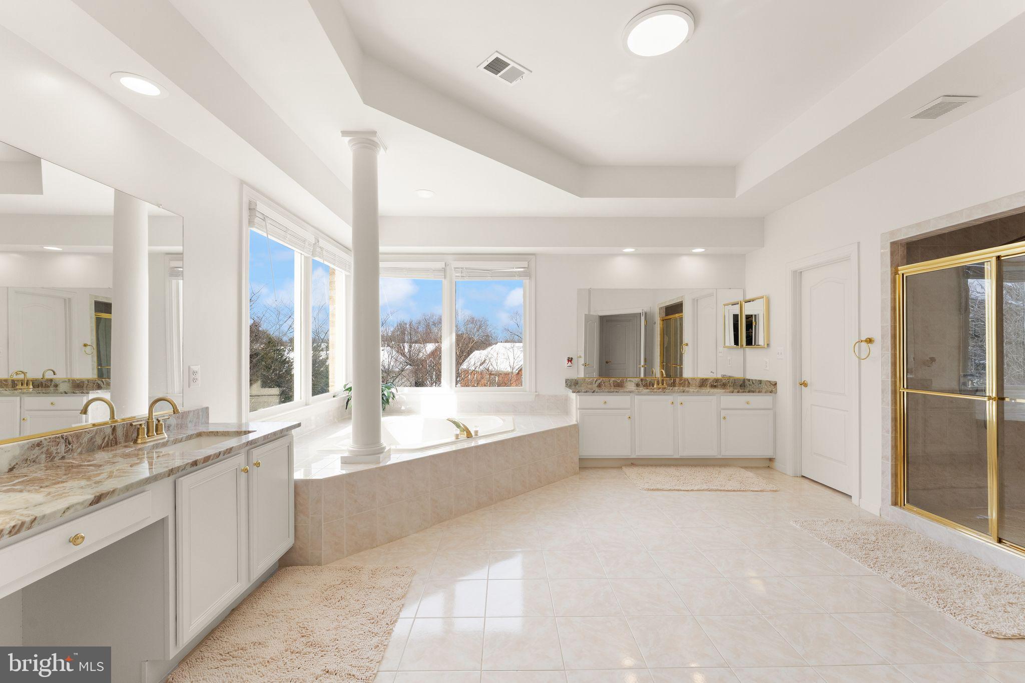 RIVER CREEK - Residential
