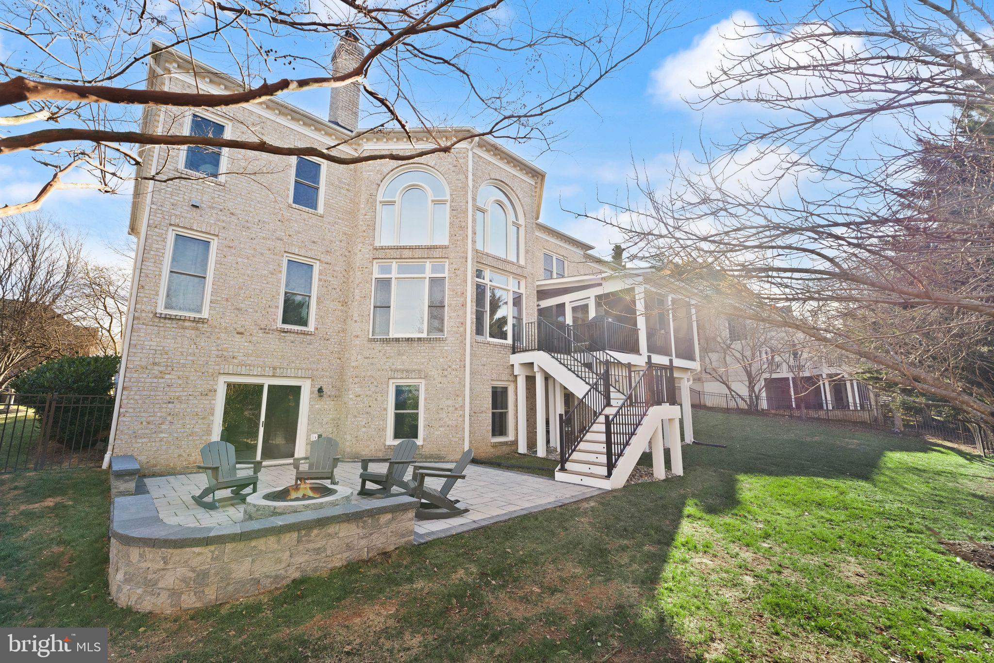 RIVER CREEK - Residential