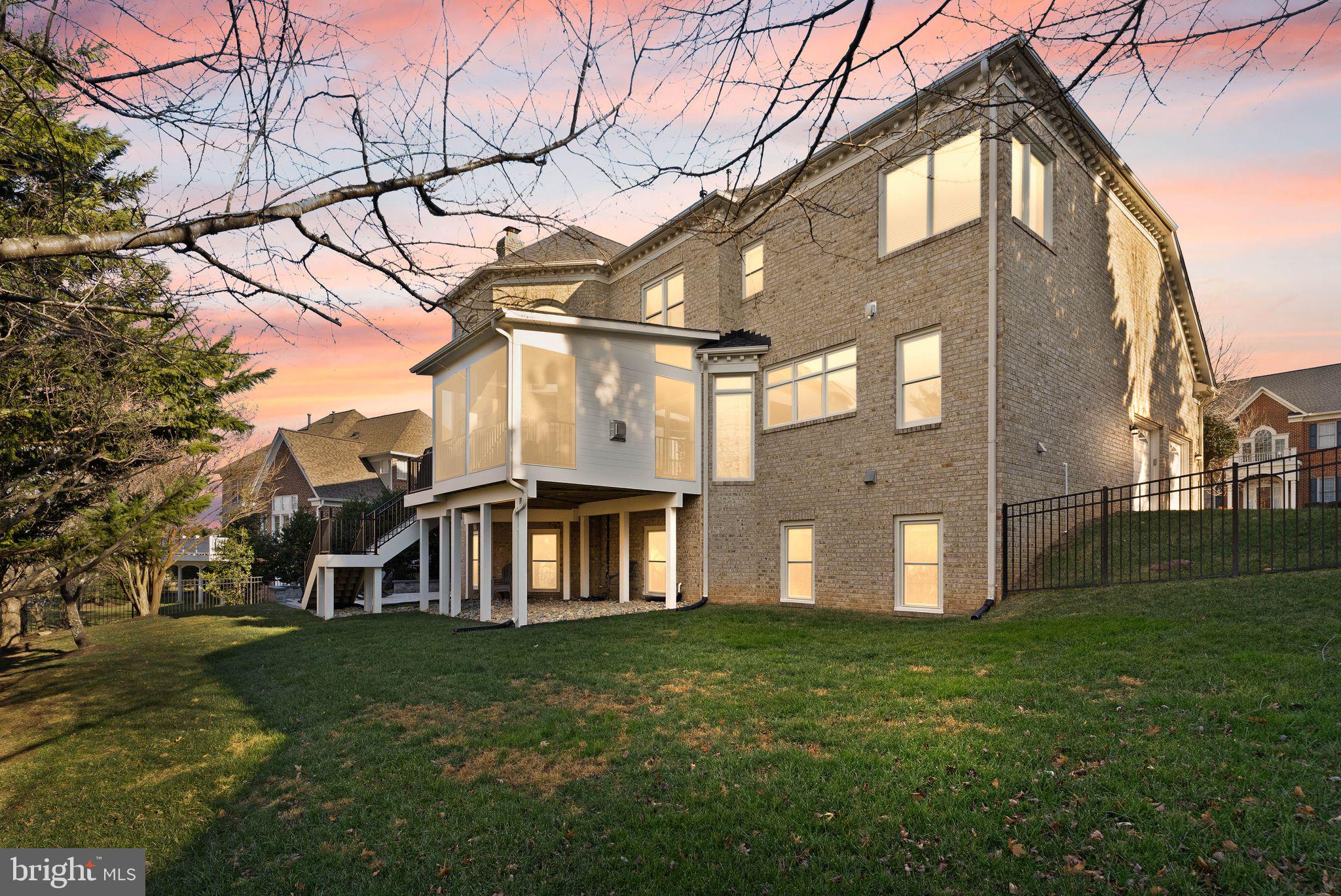 RIVER CREEK - Residential