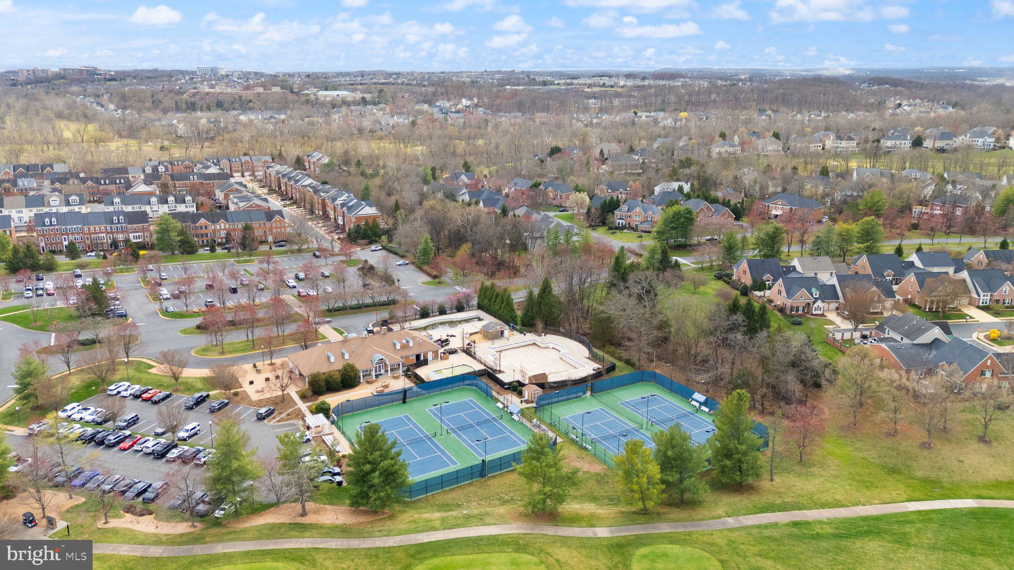RIVER CREEK - Residential