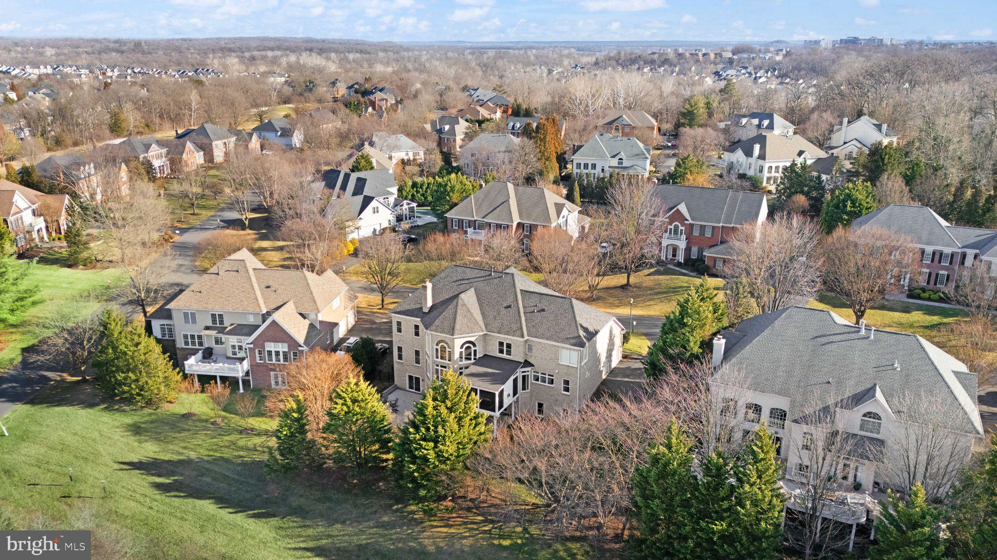 RIVER CREEK - Residential
