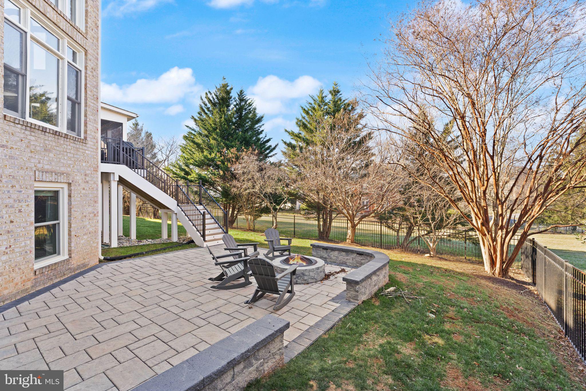 RIVER CREEK - Residential