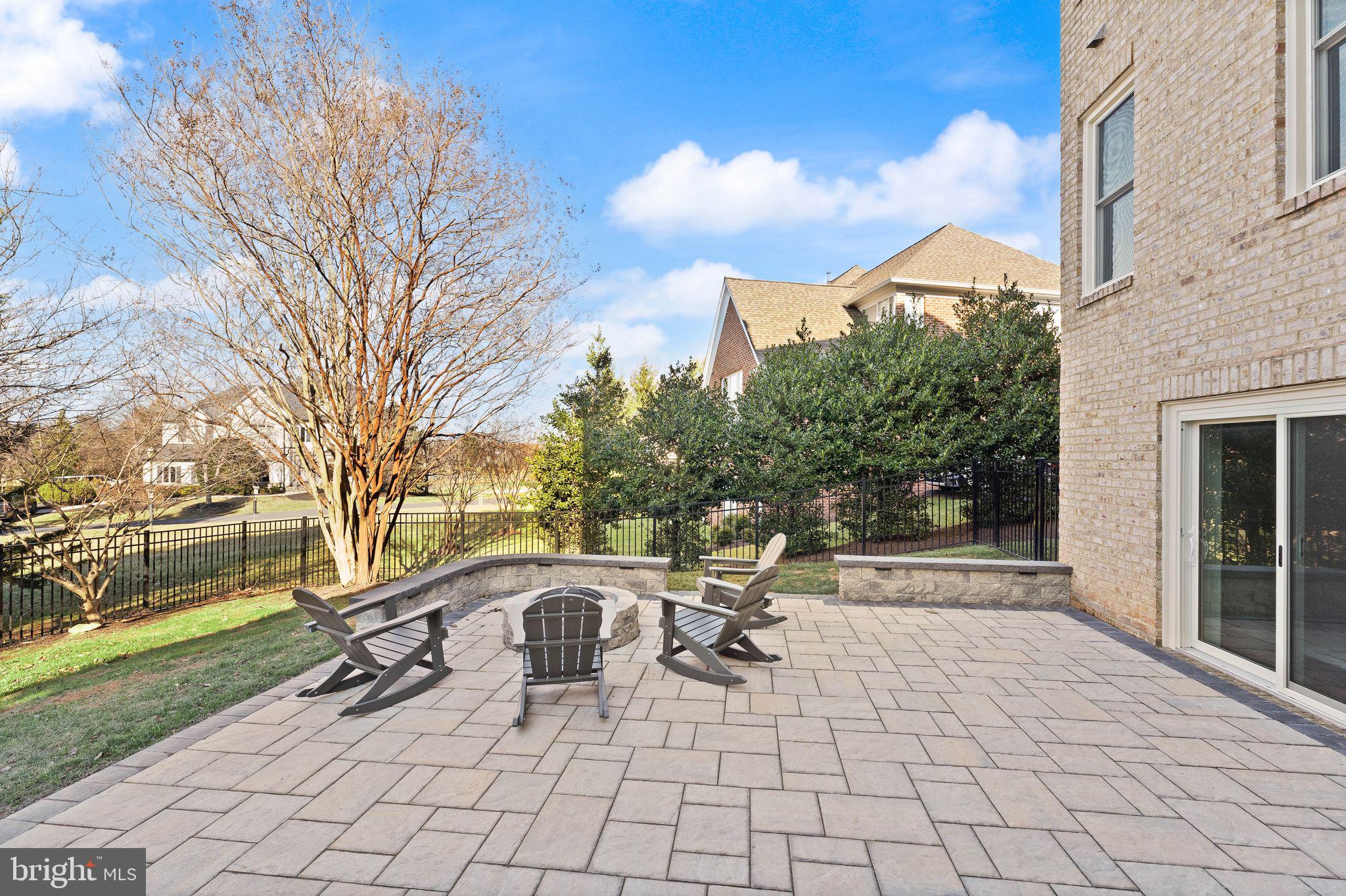 RIVER CREEK - Residential